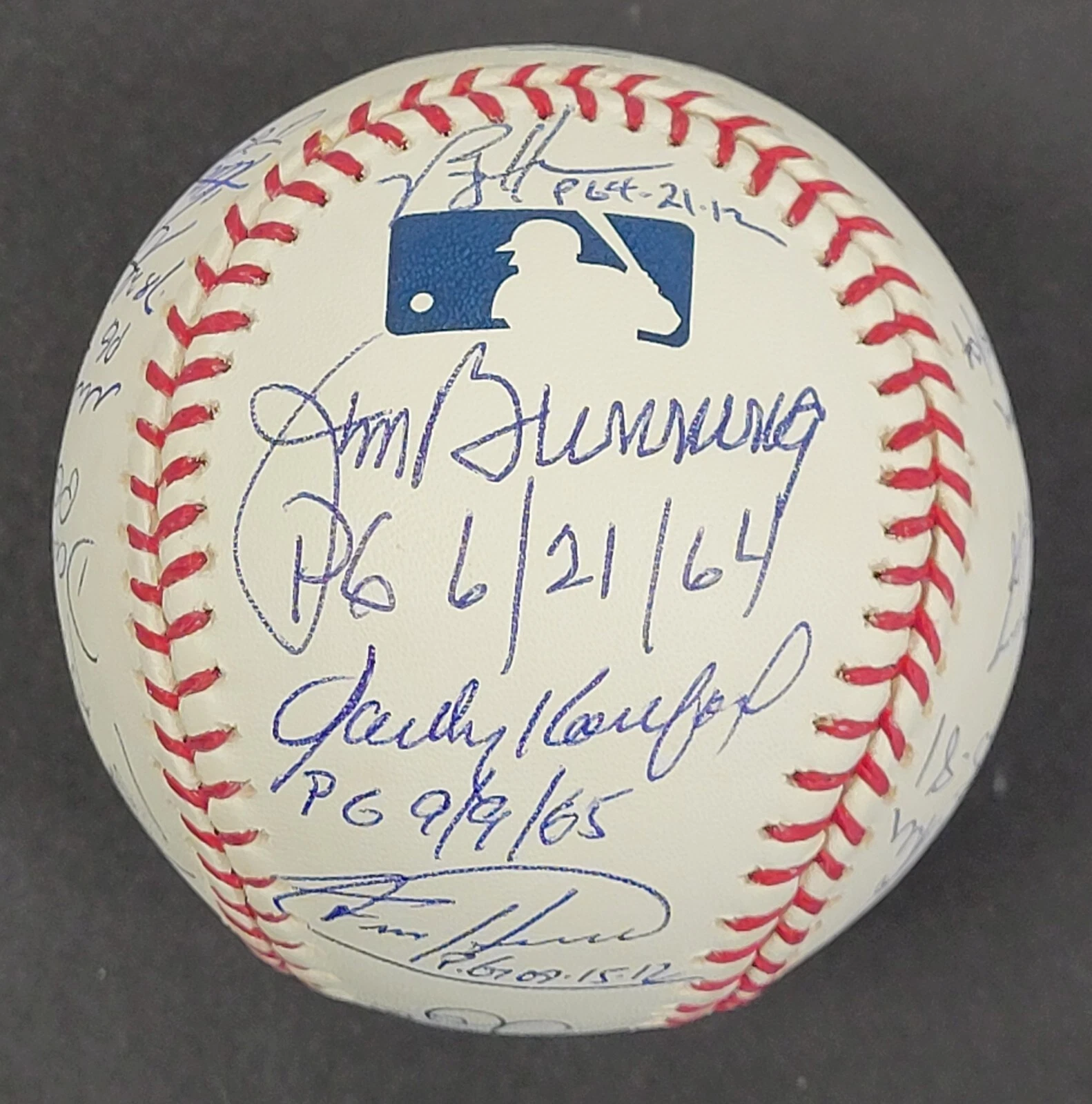 RARE Perfect Game Pitchers Signed Baseball Complete With 17 Sigs Beckett COA