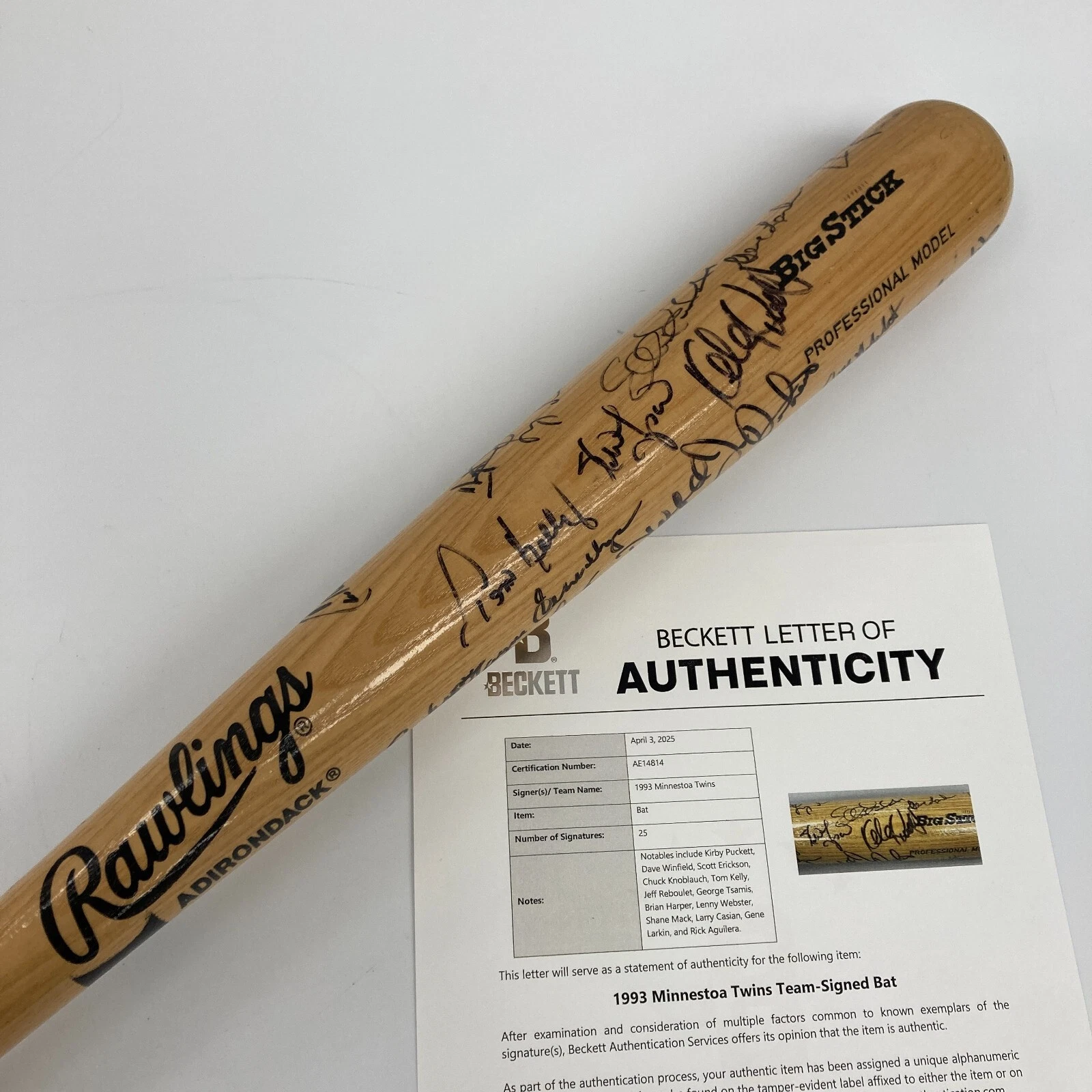 Kirby Puckett 1993 Minnesota Twins Team Signed Rawlings Bat Beckett COA