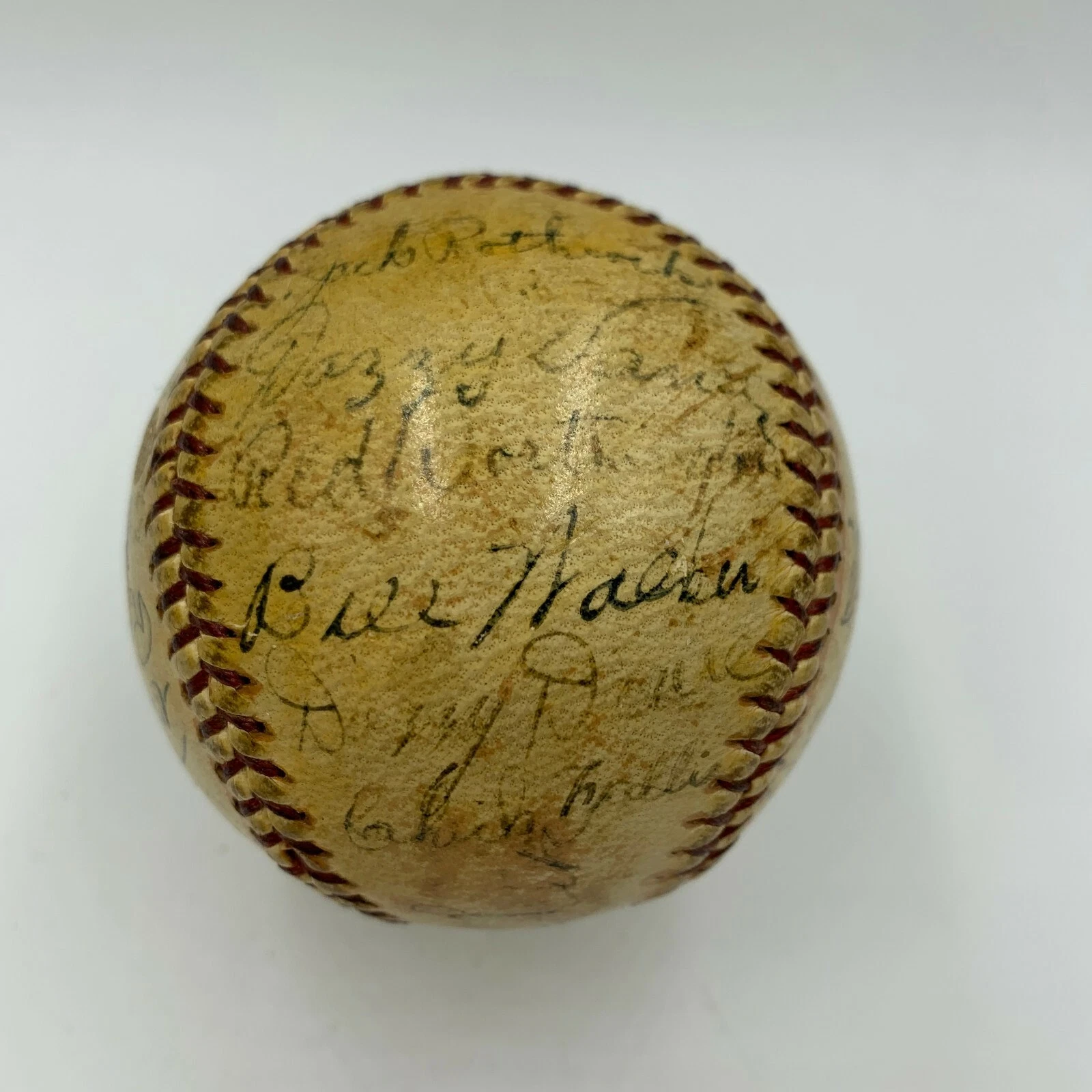 1934 ST. LOUIS CARDINALS WORLD SERIES CHAMPS TEAM SIGNED BASEBALL WITH JSA COA COLLECTIBLE MEMORABILIA