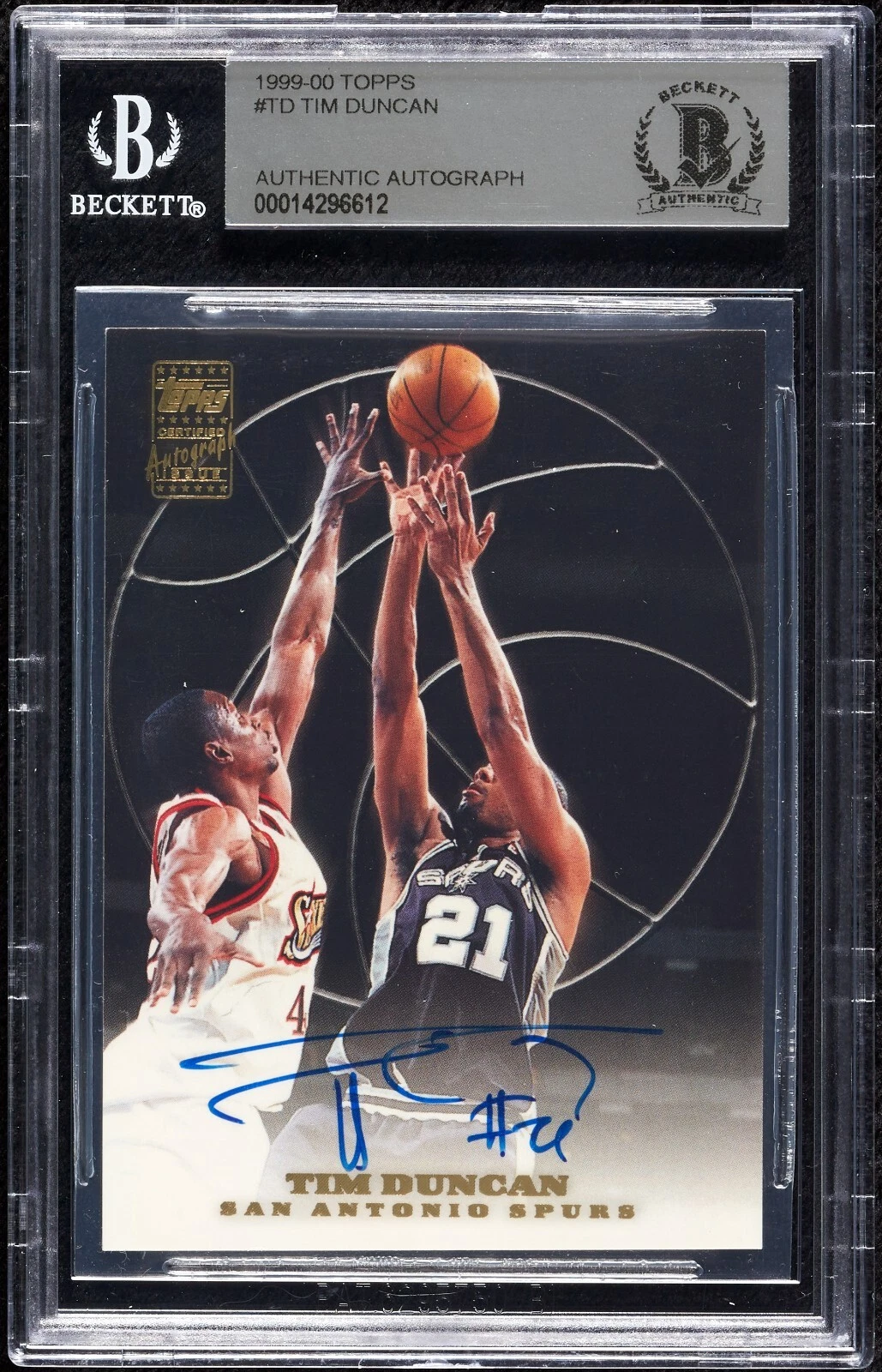 1999 Topps Tim Duncan Signed Auto Basketball Card #TD BGS Beckett Certified