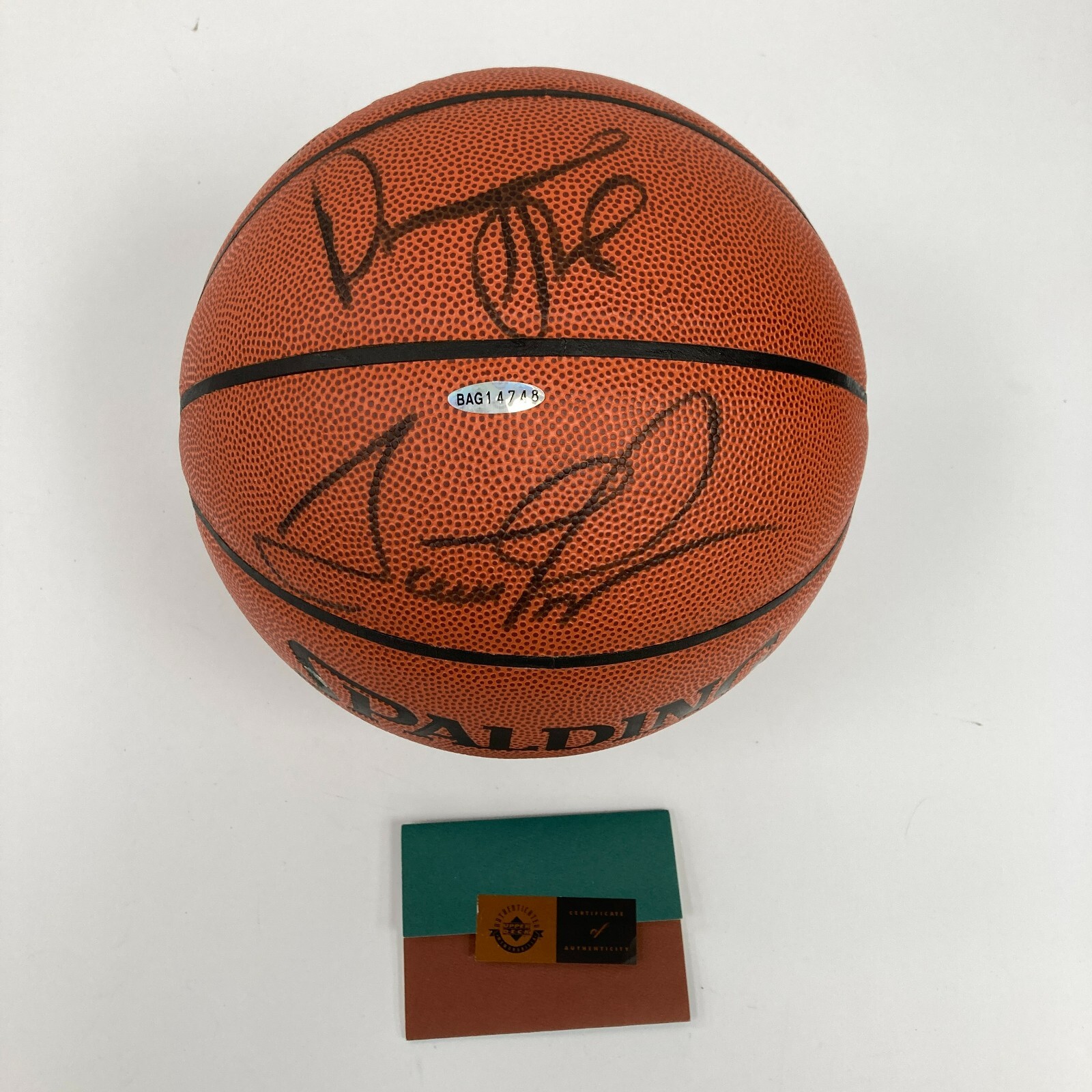 Scottie Pippen Damon Stoudamire Signed Spalding Official NBA Game Basketball UDA