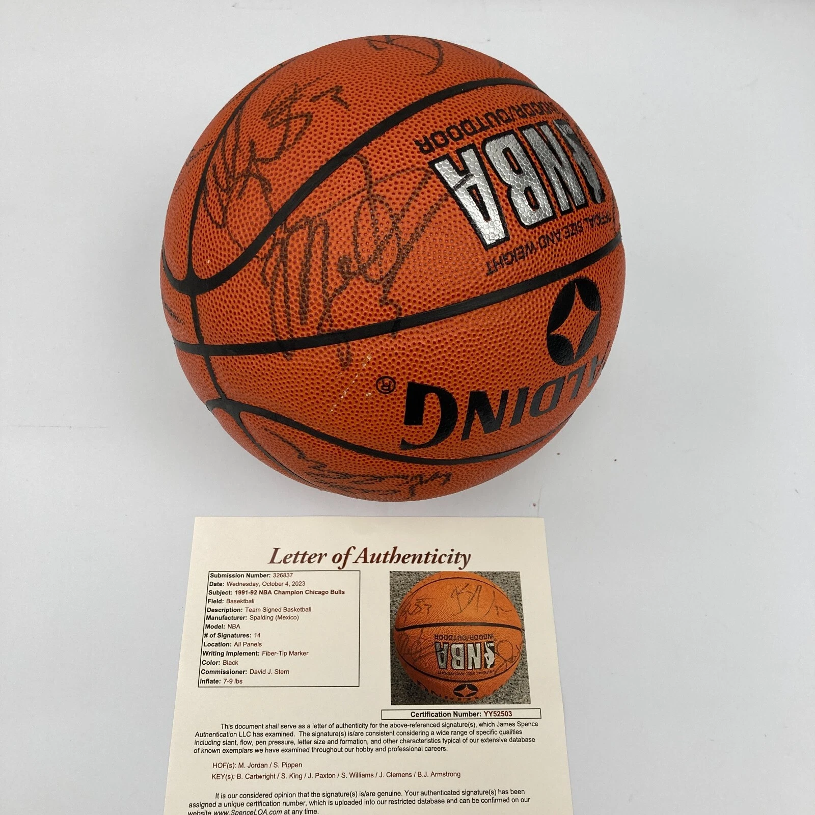Michael Jordan 1991-92 Chicago Bulls NBA Champs Team Signed Basketball JSA COA