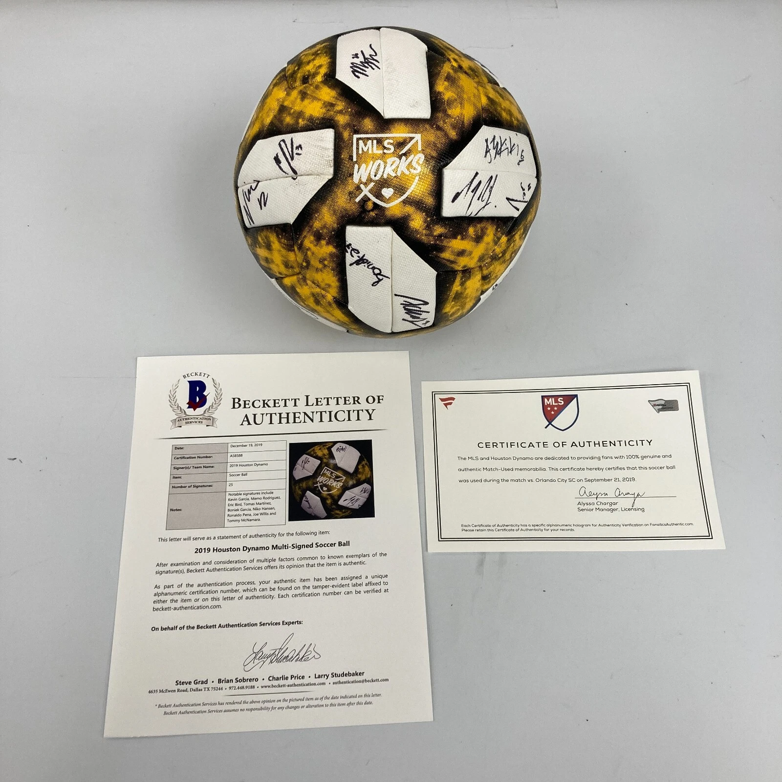 2019 Houston Dynamo Team Signed Soccer Ball Beckett & Fanatics COA