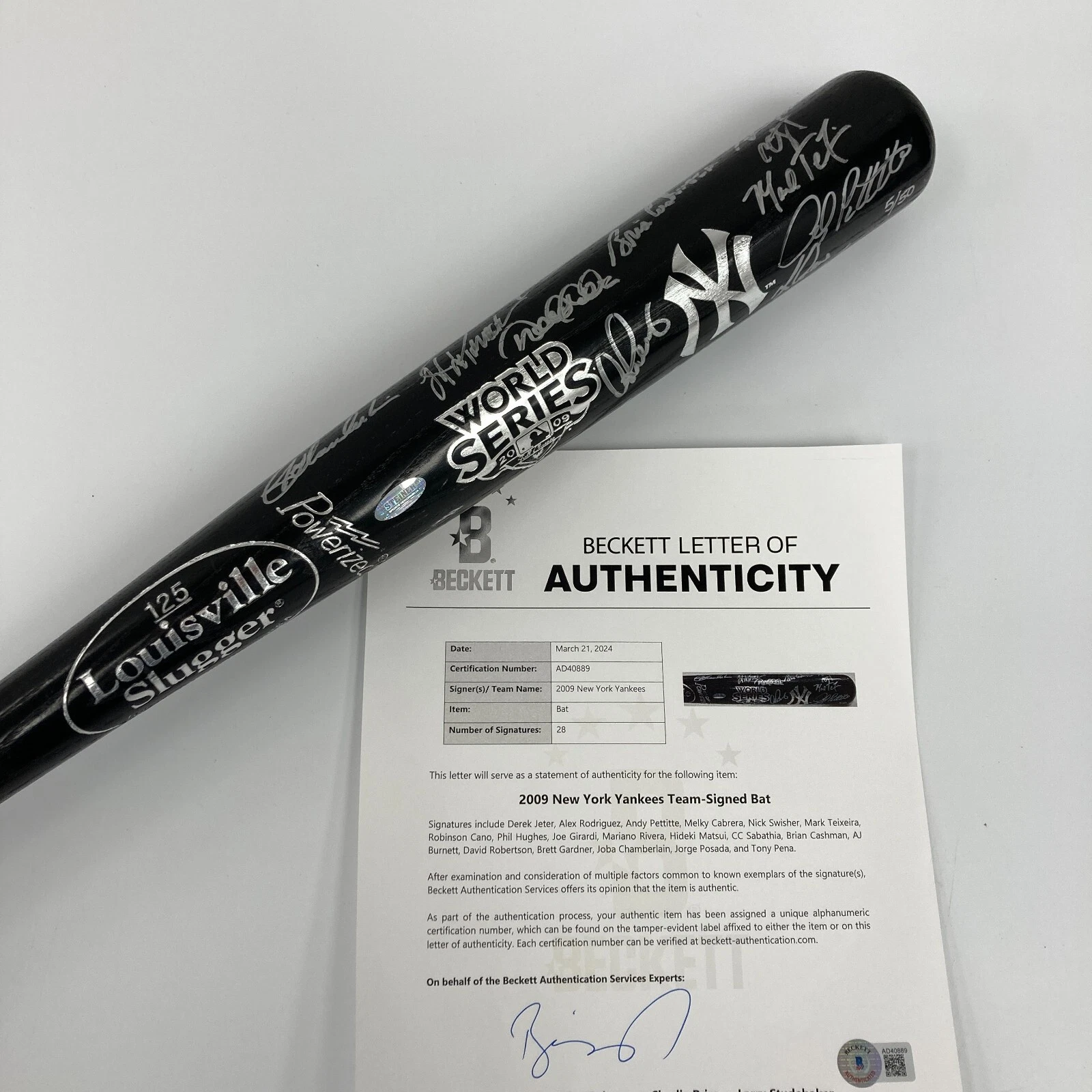 2009 New York Yankees World Series Champs Team Signed Bat #5/50 Beckett COA