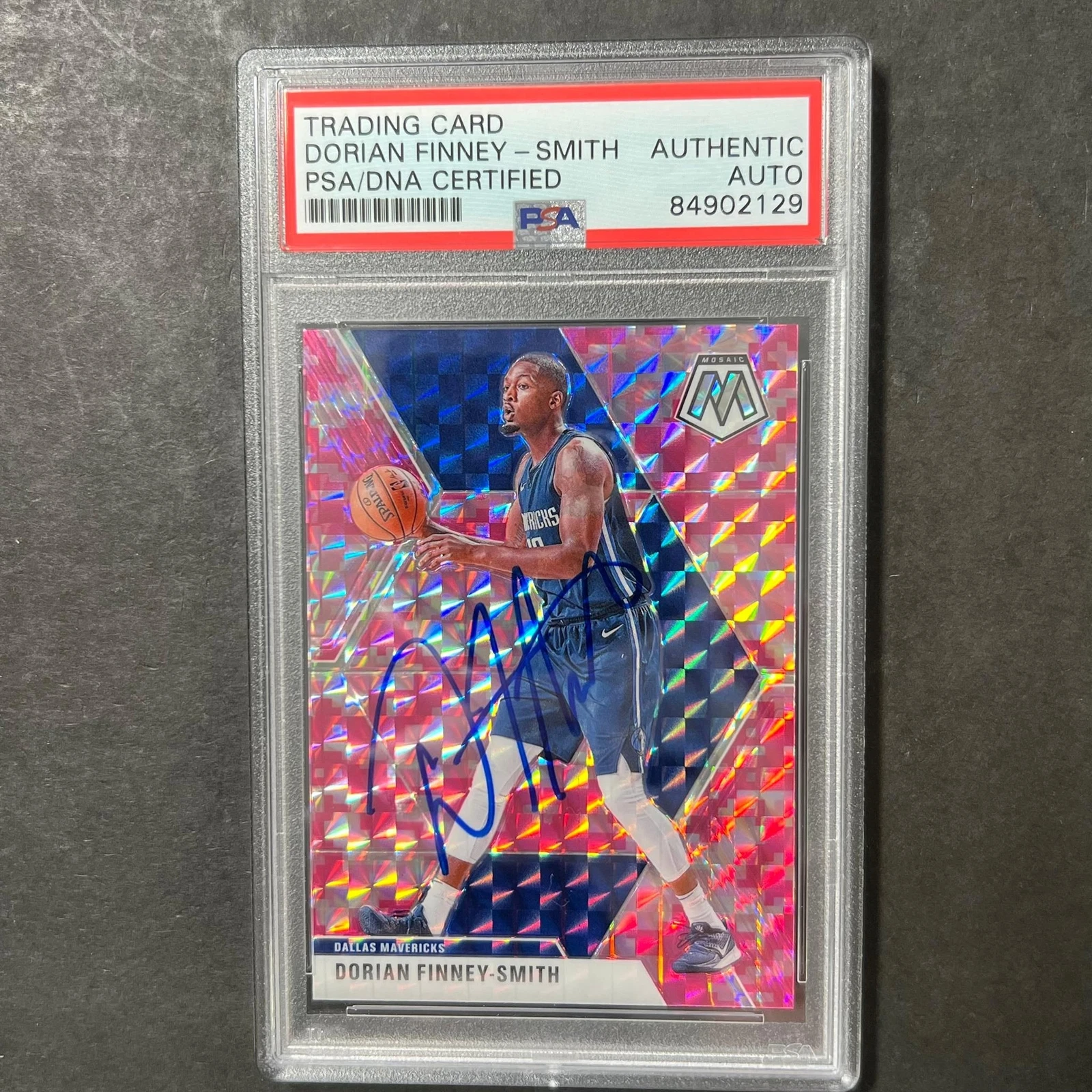 2019-20 Panini Mosaic #64 Dorian Finney-Smith Signed Card AUTO PSA Slabbed Maver