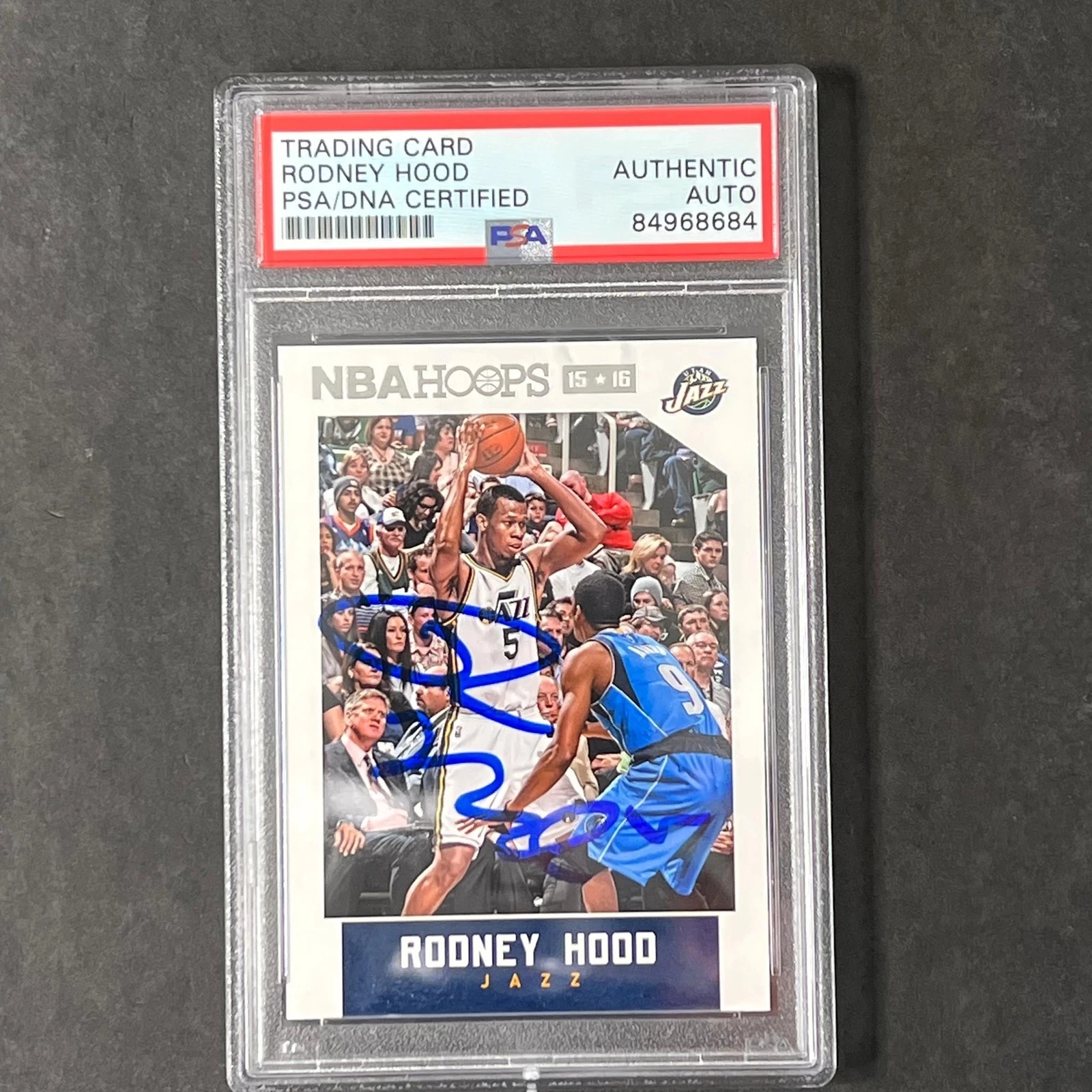 2015-16 NBA Hoops #98 Rodney Hood Signed Card AUTO PSA Slabbed Jazz