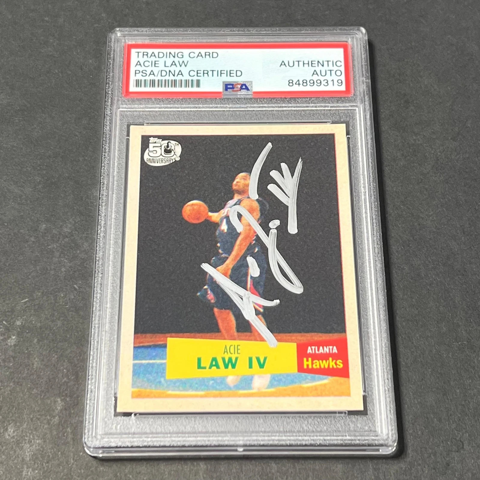 2007 TOPPS #121 ACIE LAW IV SIGNED AUTO PSA SLABBED HAWKS COLLECTIBLE MEMORABILIA