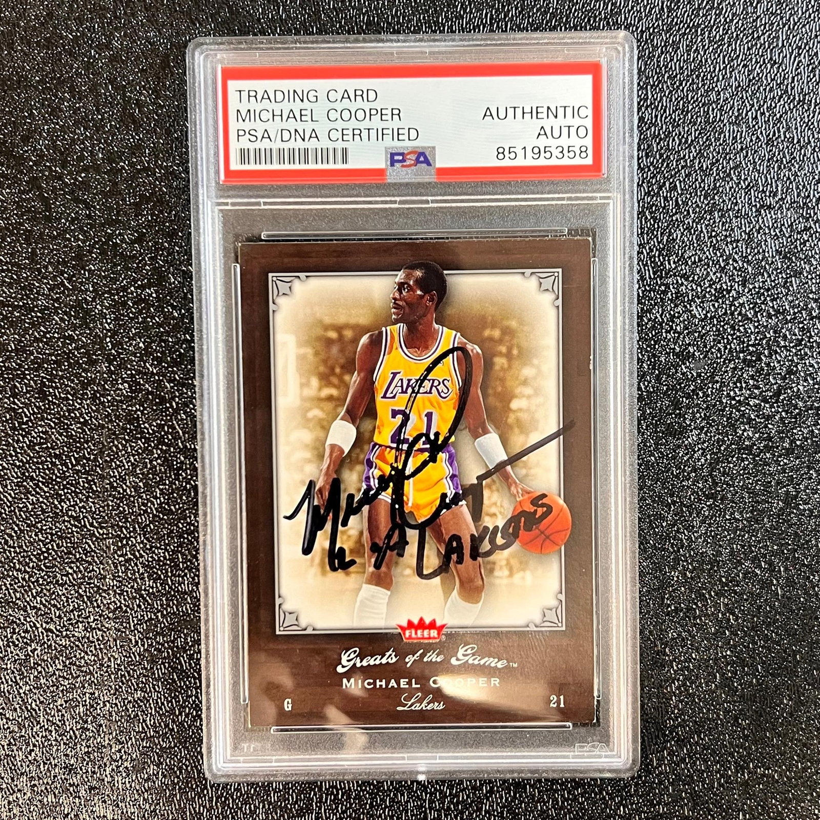 2005-06 Fleer Greats of the Game #35 Michael Cooper Signed Card AUTO PSA Slabbed