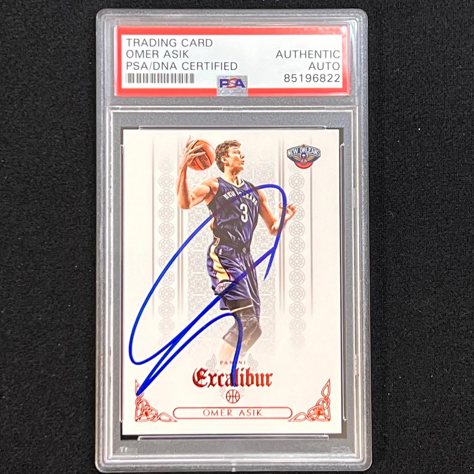 2014-15 Panini Excalibur #145 Omer Asik Signed Card AUTO PSA/DNA Slabbed Pelican