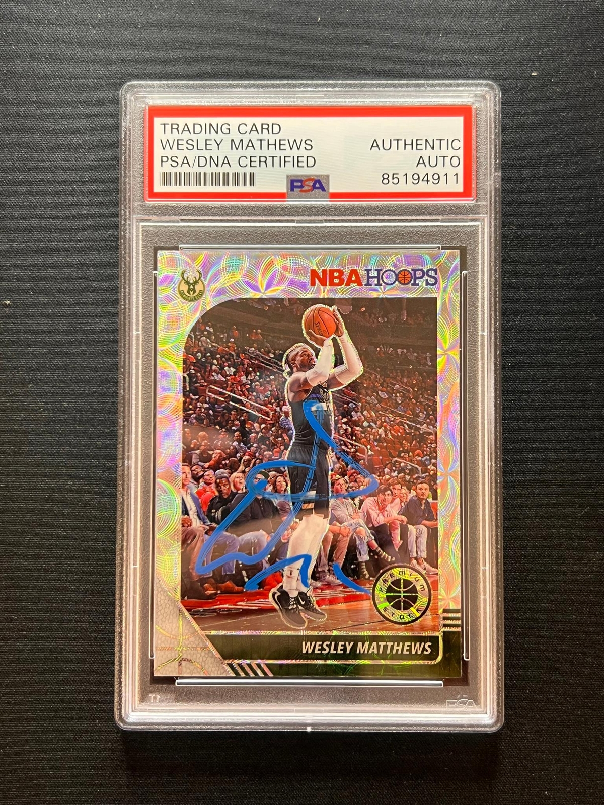 2019-20 Hoops Premium Stock #75 Wesley Matthews Signed Card AUTO PSA Slabbed Buc