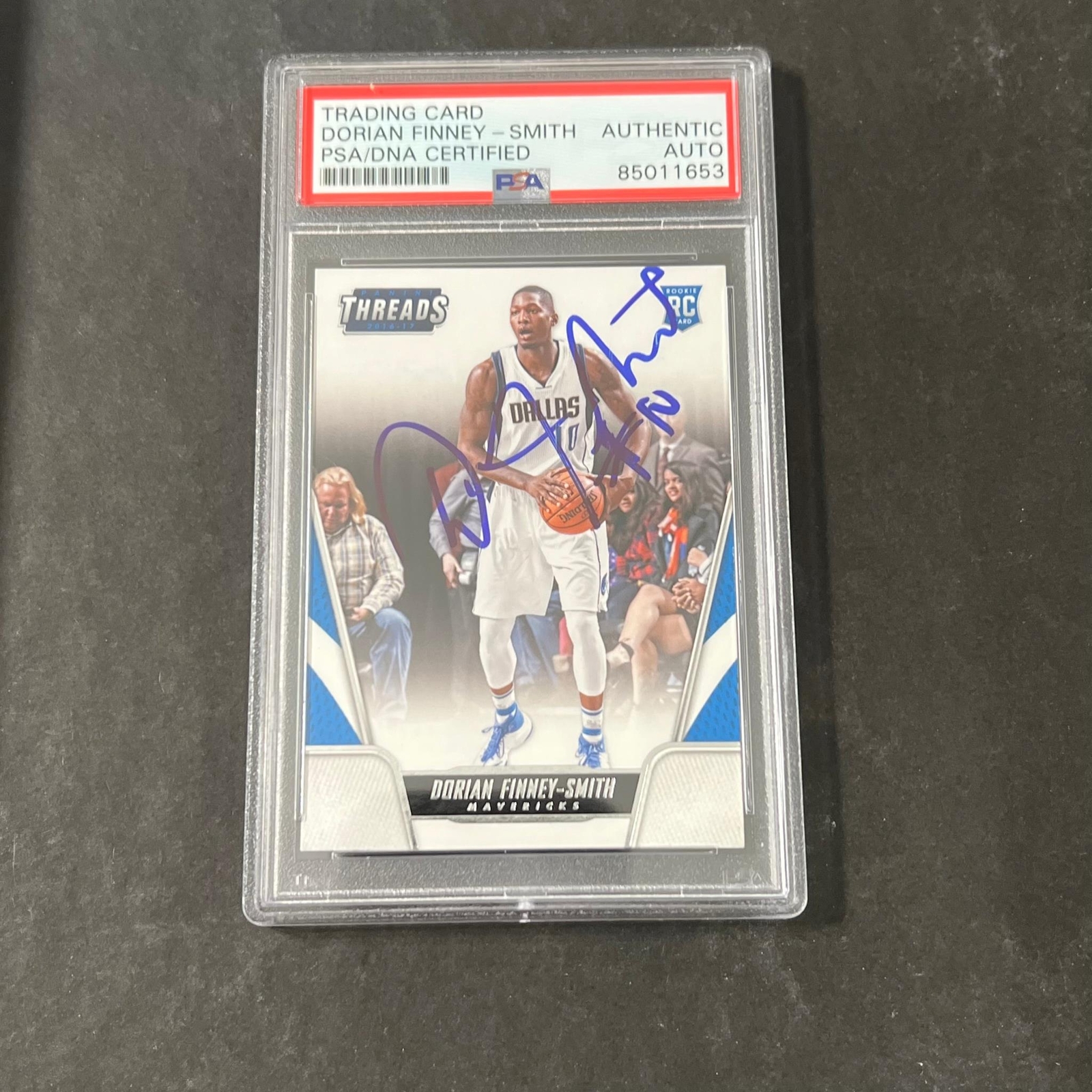 2016-17 Panini Threads #199 Dorian Finney-Smith Signed Card AUTO PSA Slabbed Mav