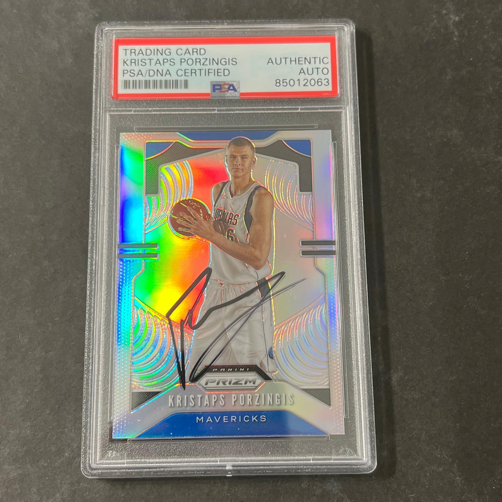 2019-20 Panini Prizm #76 Kristaps Porzingis Signed Card AUTO PSA Slabbed Maveric