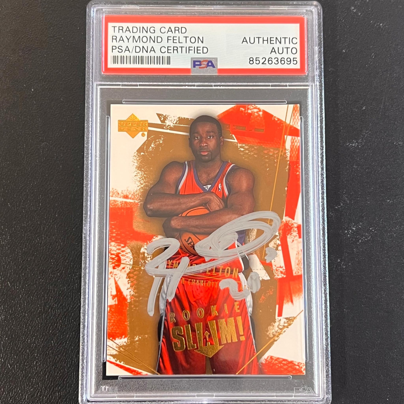 2005-06 Upper Deck Basketball #101 Raymond Felton Signed Card AUTO PSA/DNA Slabb
