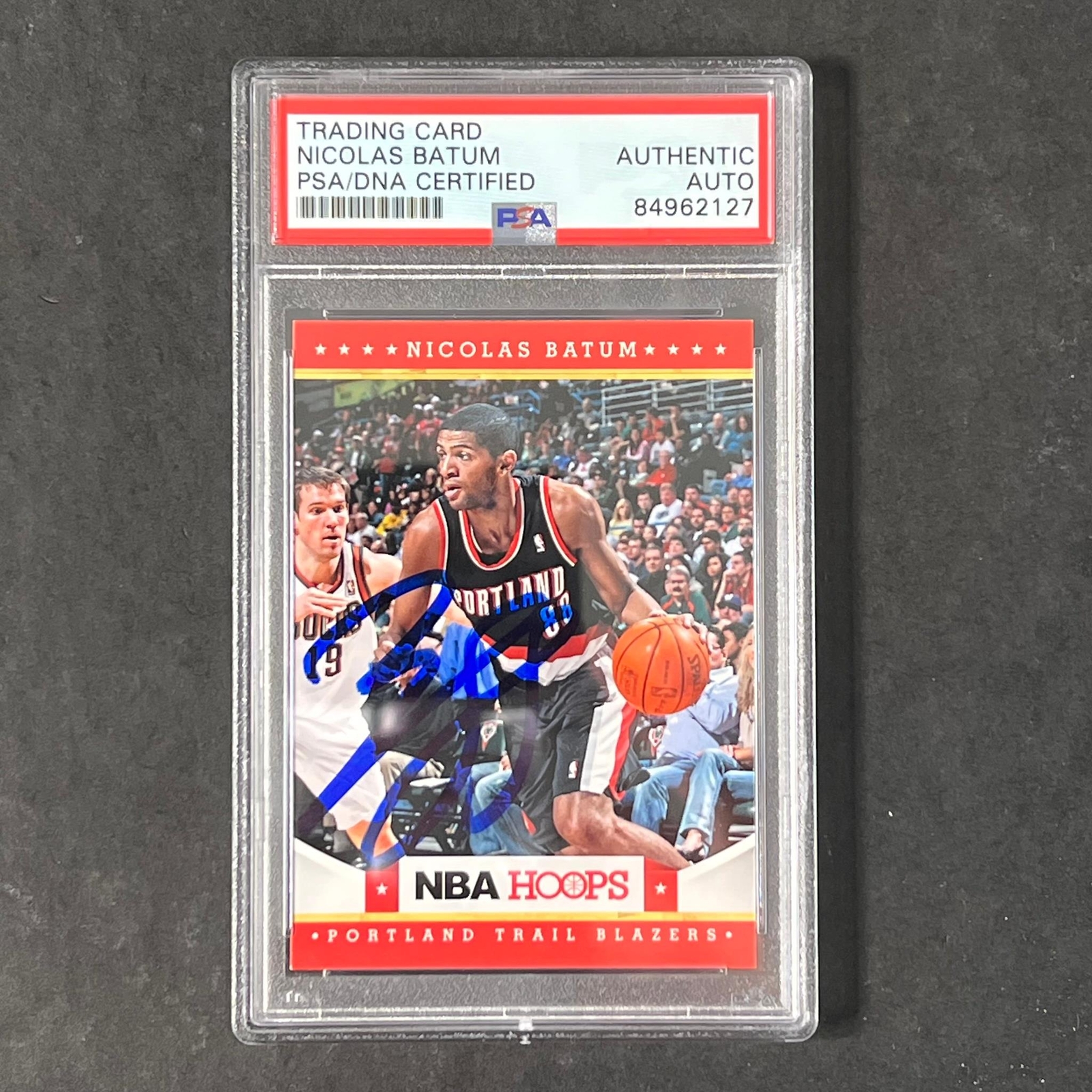 2012-13 NBA Hoops #125 Nicolas Batum Signed Card AUTO PSA Slabbed Blazers