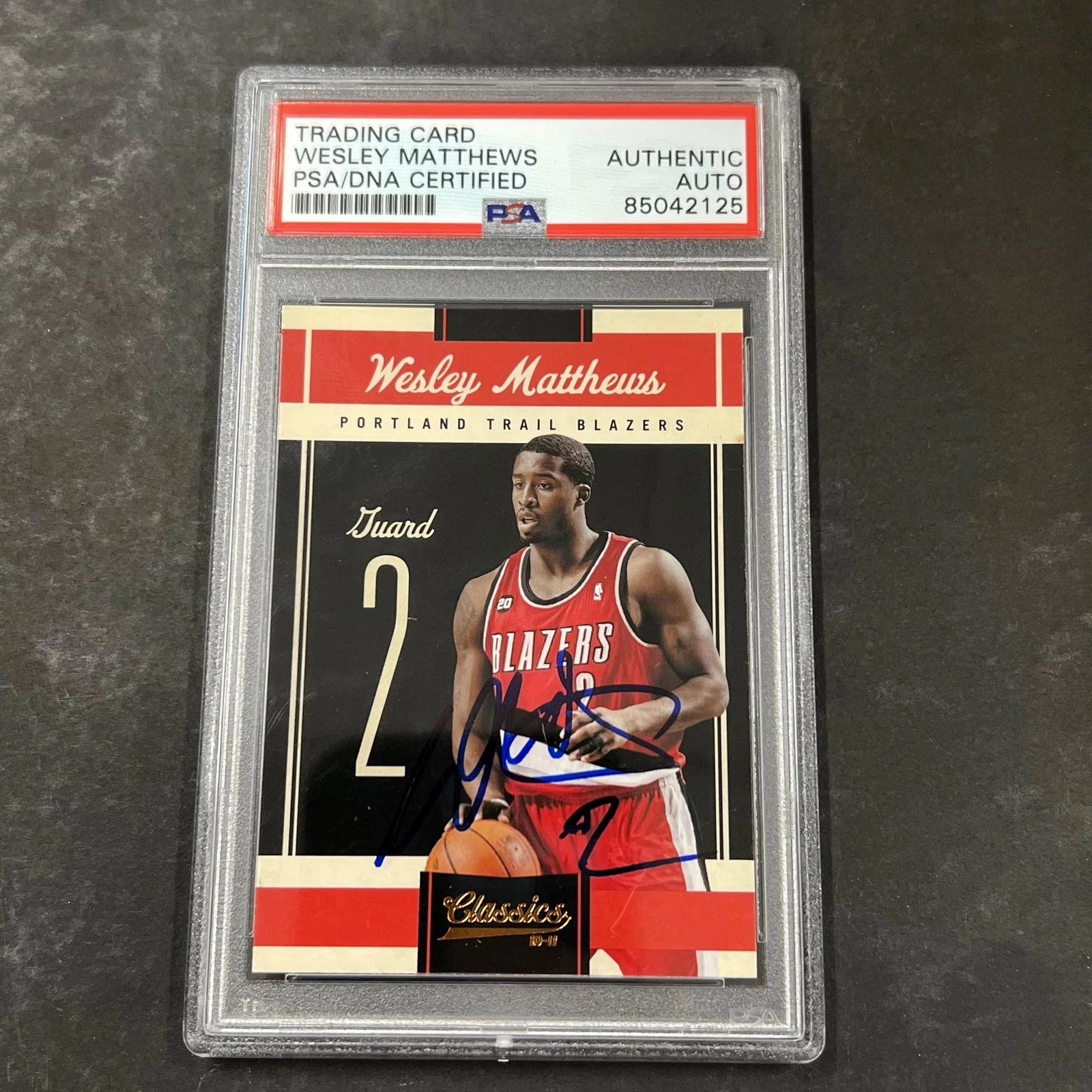 2011 Panini Classics #44 Wesley Matthews Signed Card AUTO PSA Slabbed Trailblaze