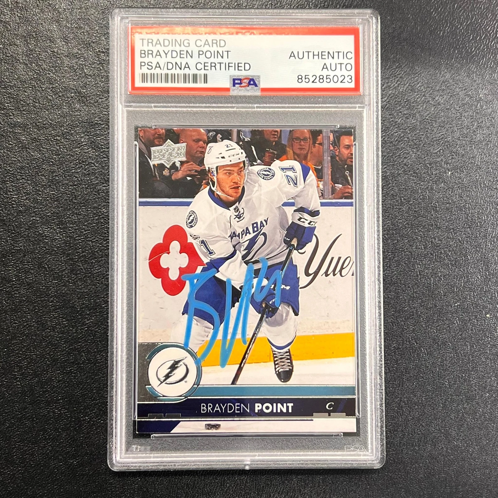 2017-18 Upper Deck Series One #167 Brayden Point Signed Card AUTO PSA/DNA slabbe