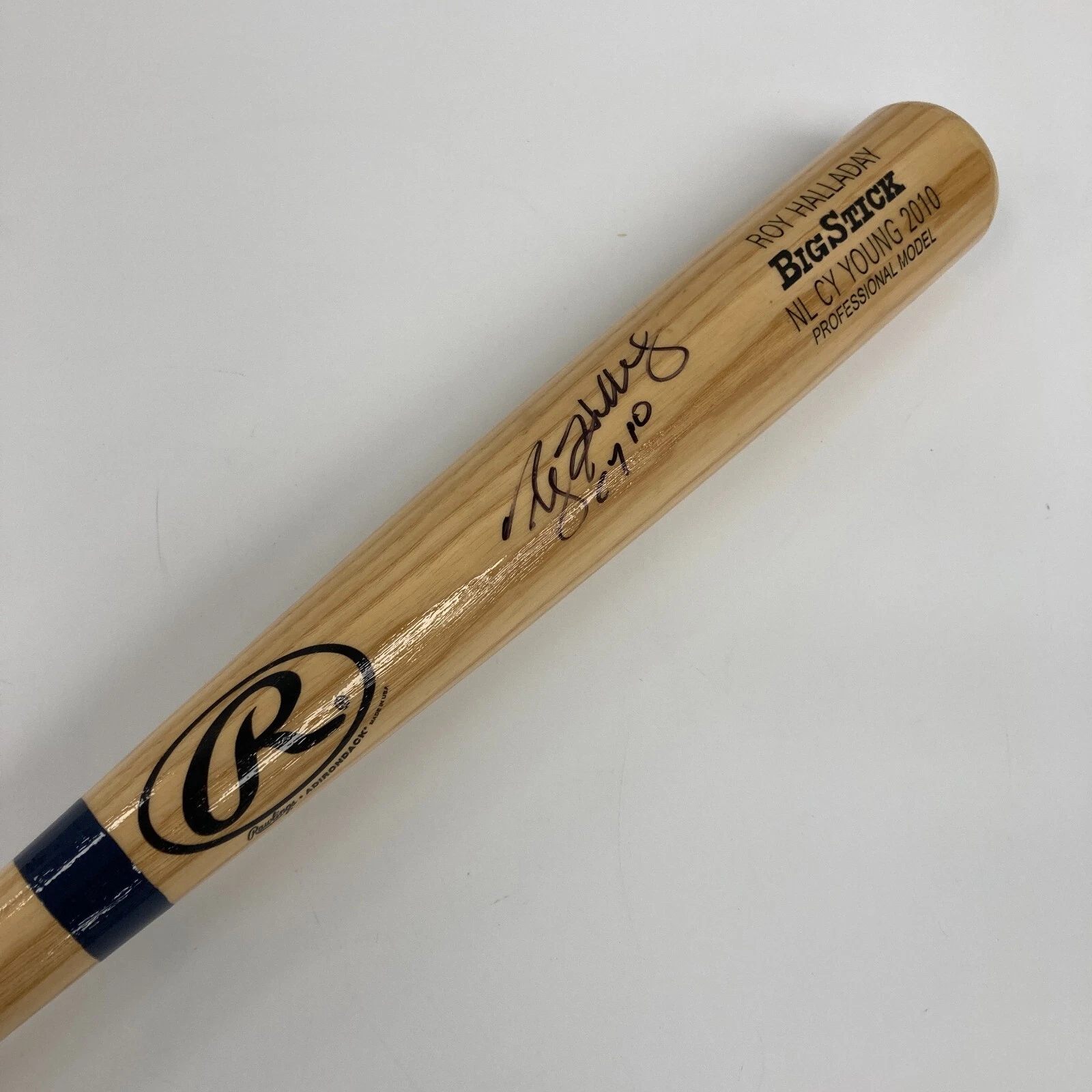 ROY HALLADAY “CY YOUNG 2010” SIGNED COMMEMORATIVE BASEBALL BAT JSA STICKER COLLECTIBLE MEMORABILIA