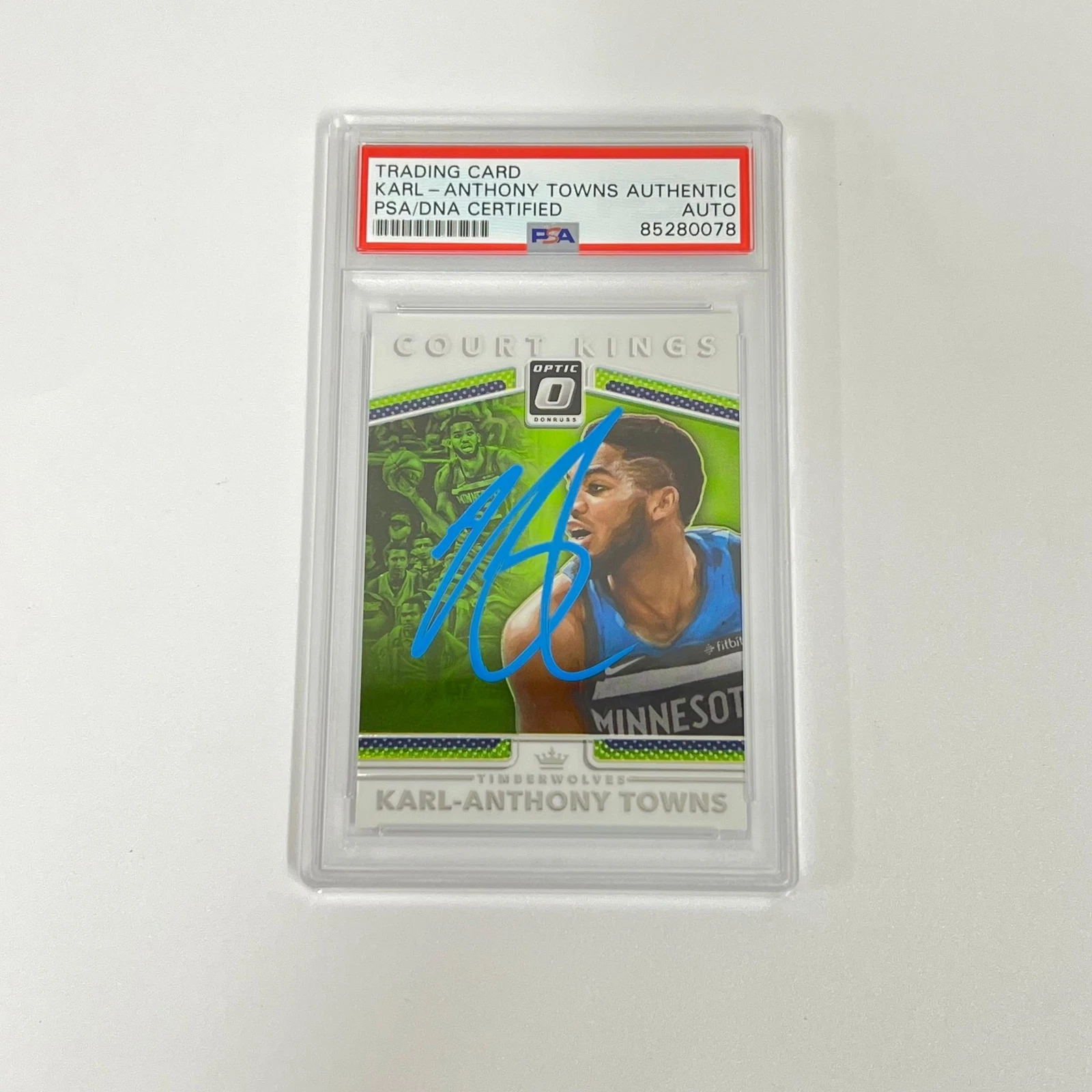 2017-18 Panini Court Kings #32 Karl-Anthony Towns Signed Card AUTO PSA Slabbed T