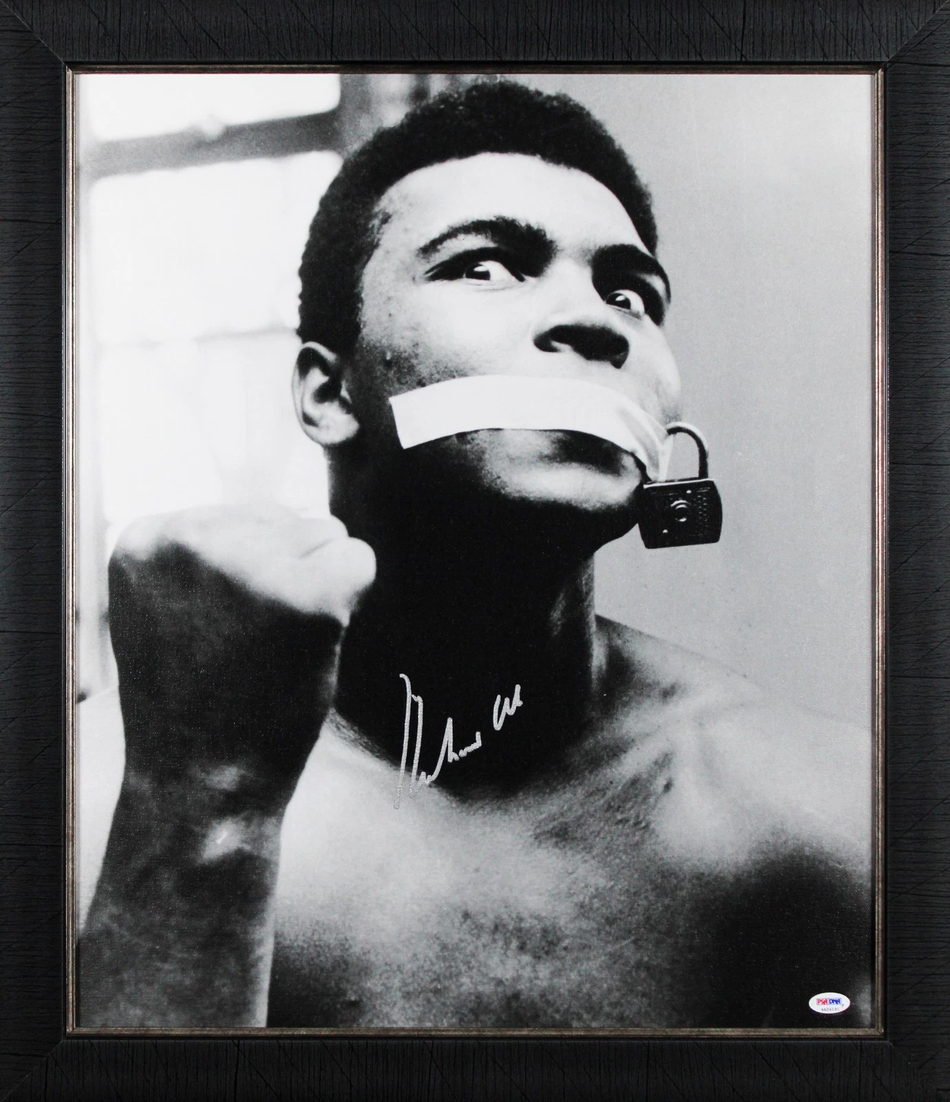 Muhammad Ali Authentic Signed & Framed 20x24 Canvas Auto 10! PSA/DNA #4A54191