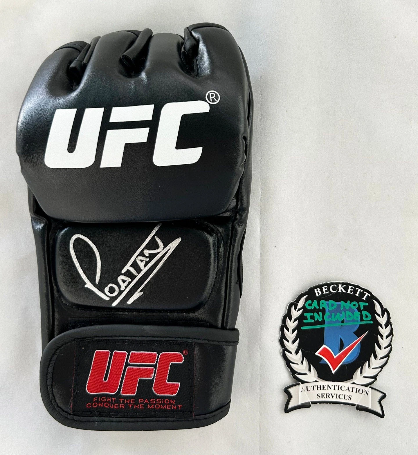 Alex Pereira Signed UFC Glove MMA Poatan Beckett BAS 5 COA