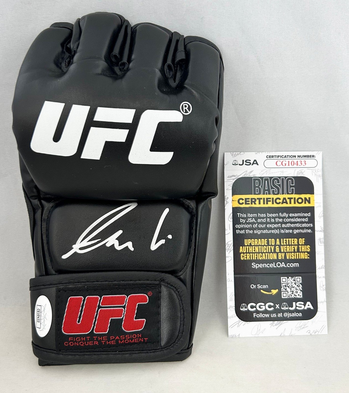 Alexander Volkanovski Signed UFC Glove JSA 1 COA
