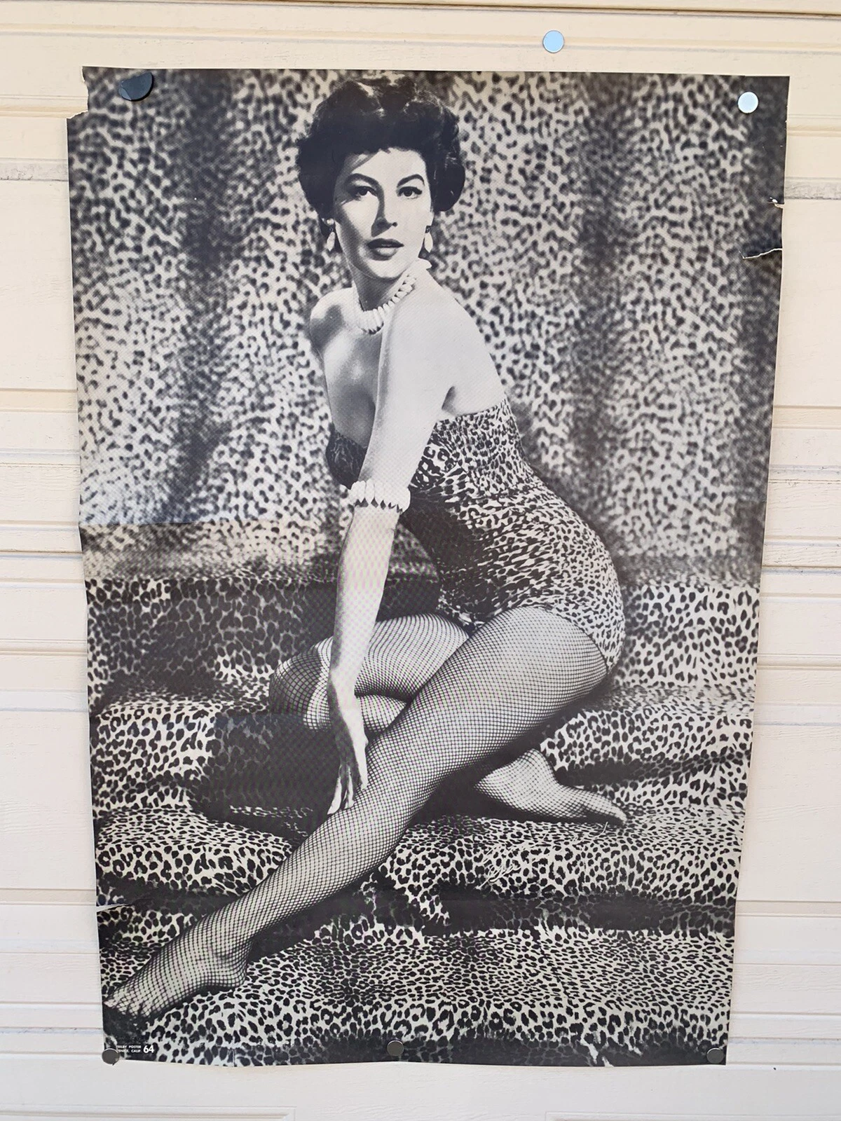 AVA GARDNER VINTAGE 1960S SEXY TRILBY 64 27″ X 41″ POSTER #86 COLLECTIBLE MEMORABILIA