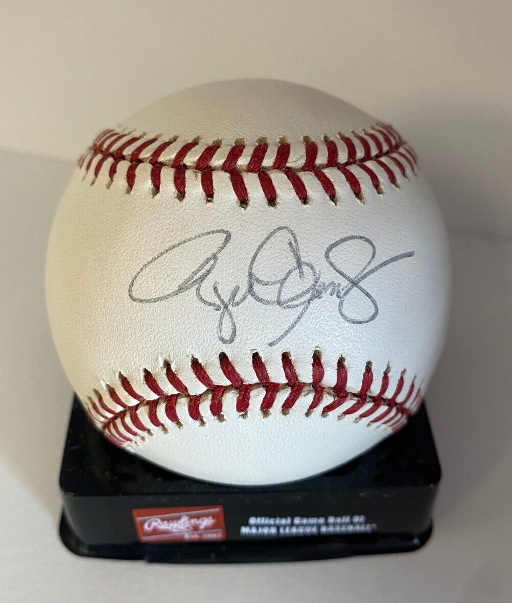 ROGER CLEMENS NEW YORK YANKEES SIGNED AUTOGRAPHED A.L. BASEBALL BECKETT
