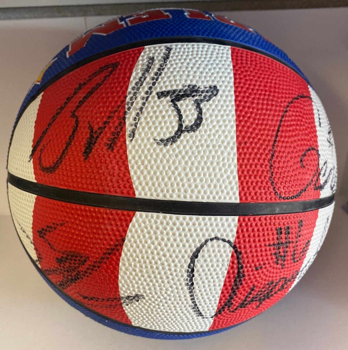 HARLEM GLOBETROTTERS MULTI SIGNED AUTOGRAPHED FULL SIZE BASKETBALL AUTHENTIC
