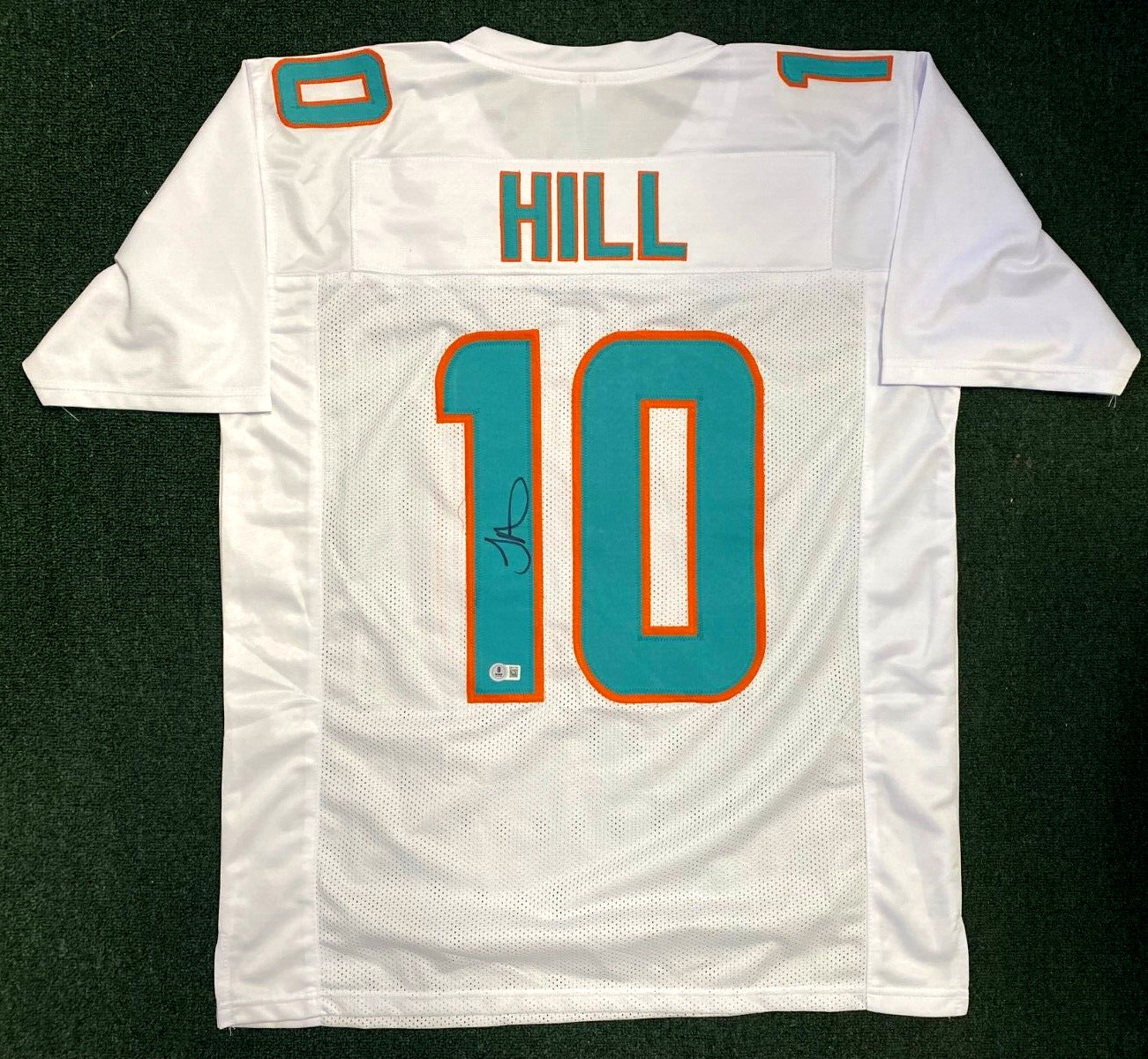 TYREEK HILL DOLPHINS SIGNED AUTO WHITE CUSTOM FOOTBALL JERSEY SZ XL BECKETT