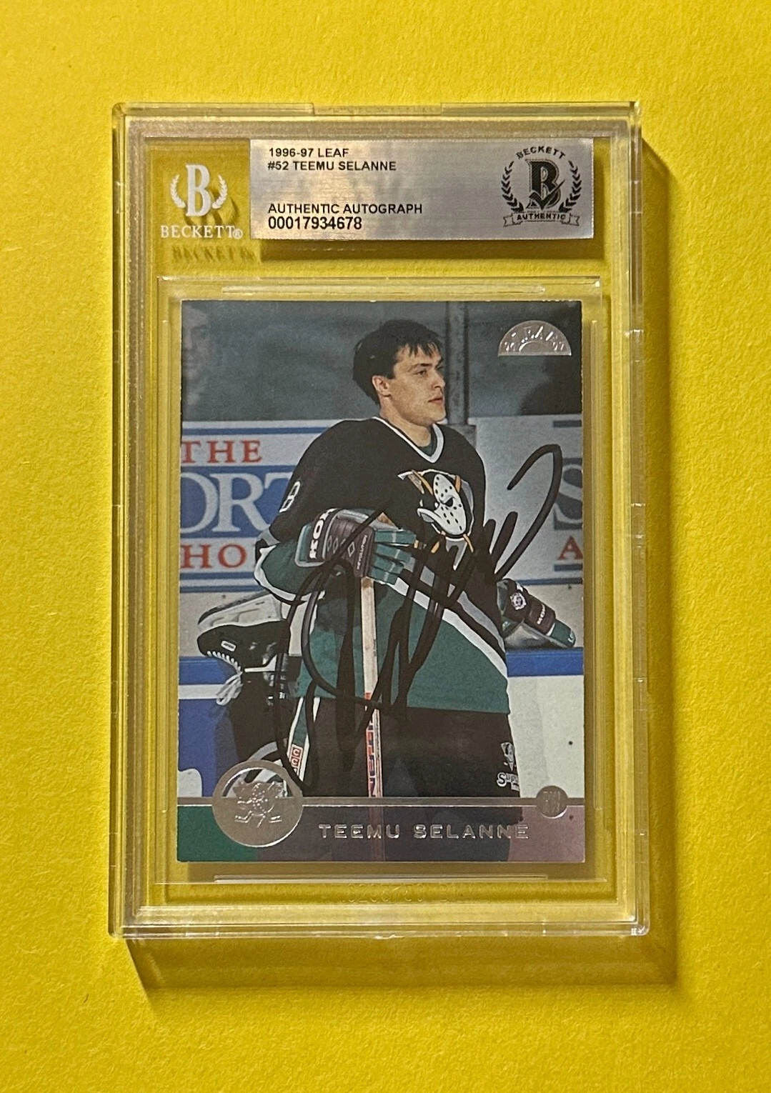 1996-97 LEAF TEEMU SELANNE BECKETT AUTHENTIC 10 SIGNED AUTO CARD #52 DUCKS