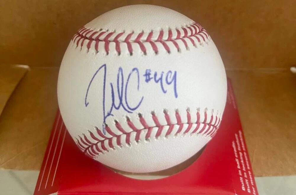 WILLI CASTRO TIGERS/TWINS SIGNED AUTOGRAPHED M.L. BASEBALL BECKETT AUTH