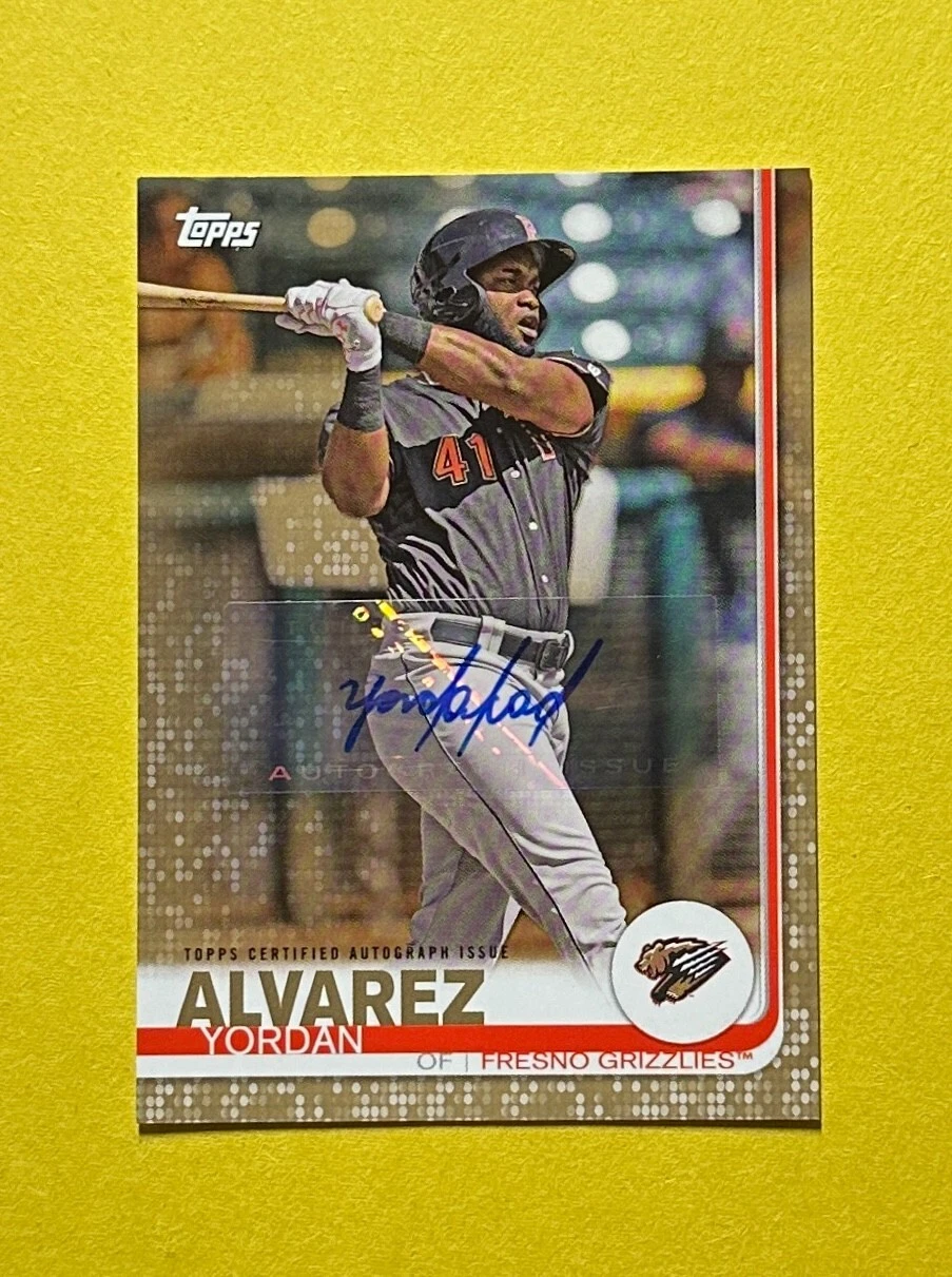 2019 TOPPS MLB PRO DEBUT YORDAN ALVAREZ GOLD AUTOGRAPH /50 #61 ASTROS