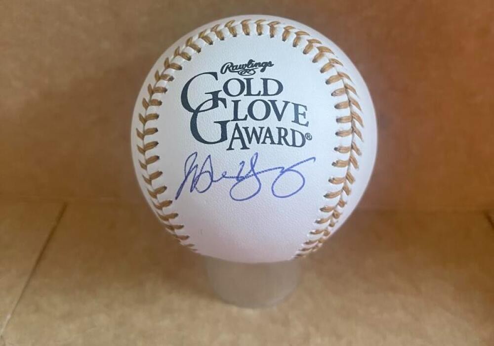 MICHAEL YOUNG RANGERS SIGNED AUTOGRAPHED GOLD GLOVE BASEBALL BECKETT AUTH