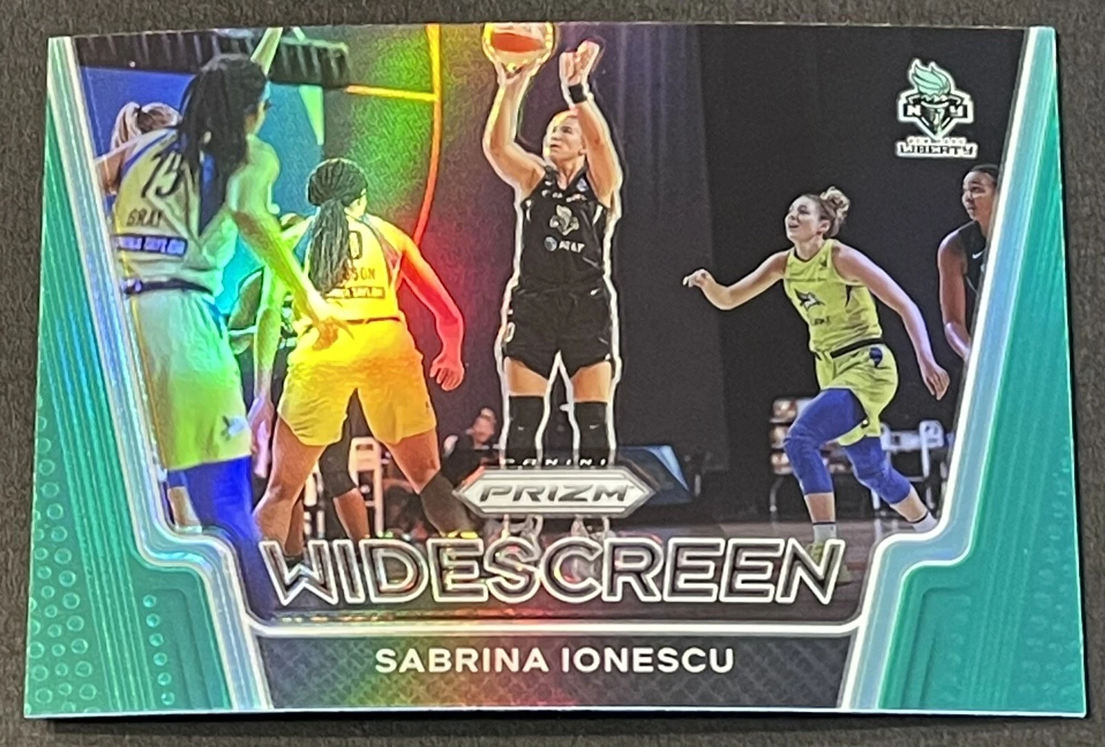 2021 PRIZM WNBA SABRINA IONESCU WIDESCREEN GREEN PRIZM #7 SP LIBERTY