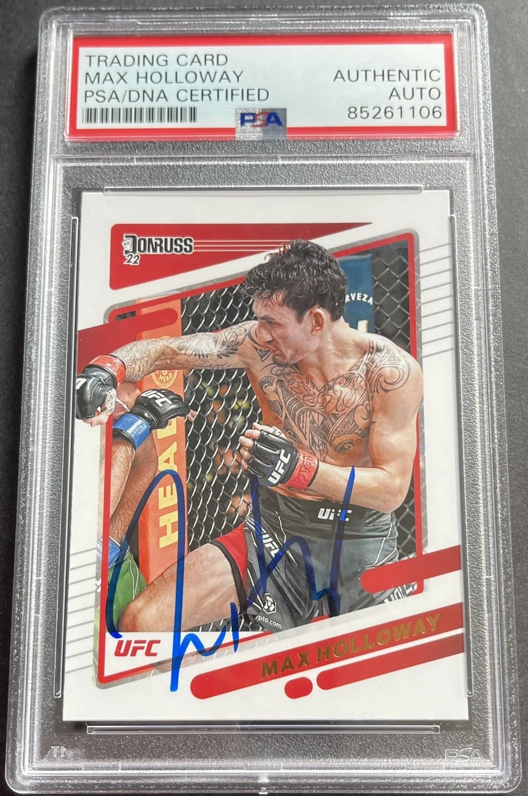 Max Holloway 2022 Donruss Base Card Signed UFC Fighter PSA/DNA Slabbed