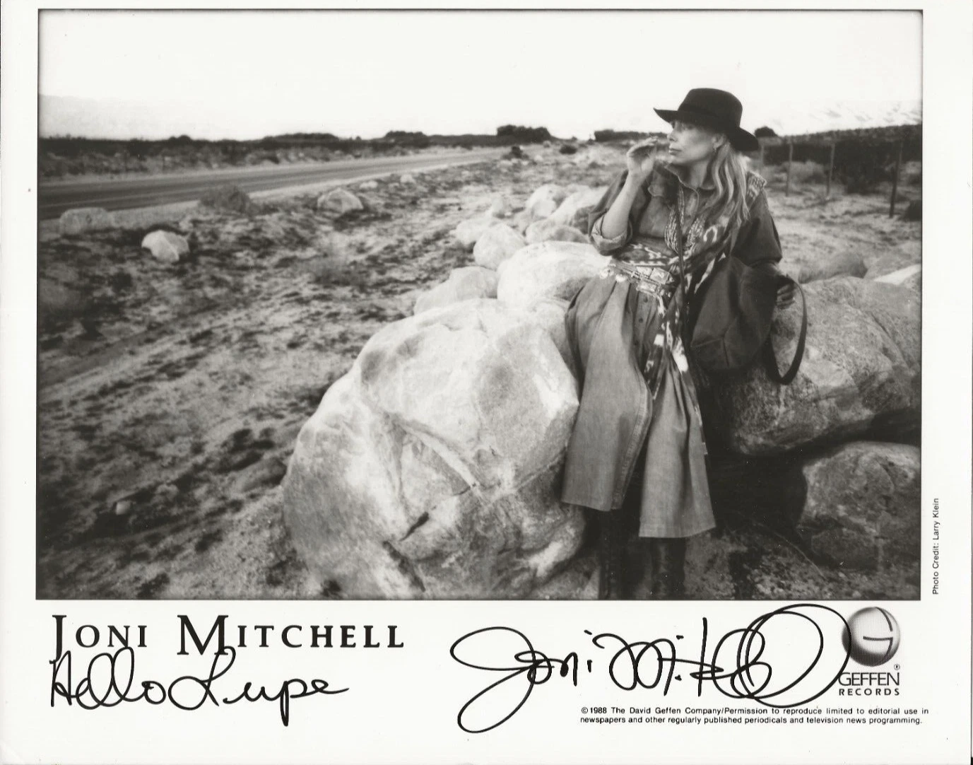 Joni Mitchell REAL SIGNED 8x10