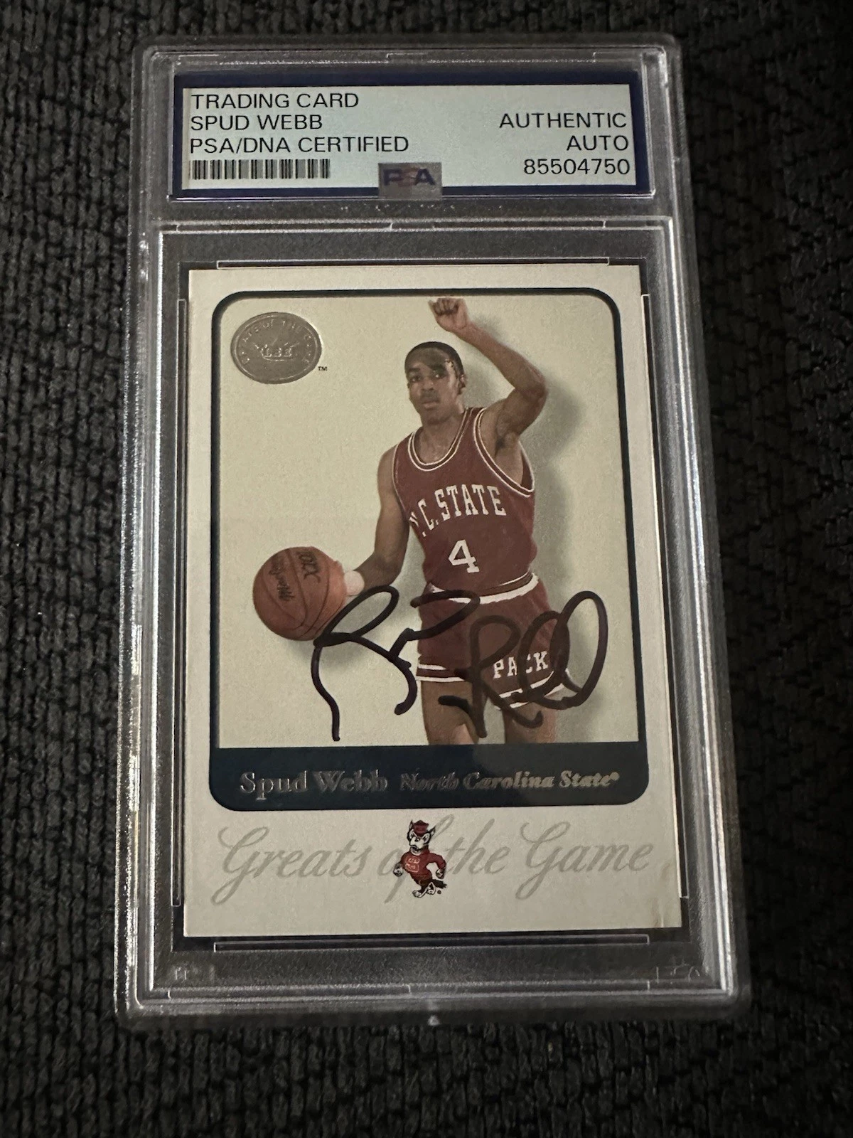 Spud Webb Signed 2001 Fleer Greats Of The Game Card #17 PSA /DNA Slab COA