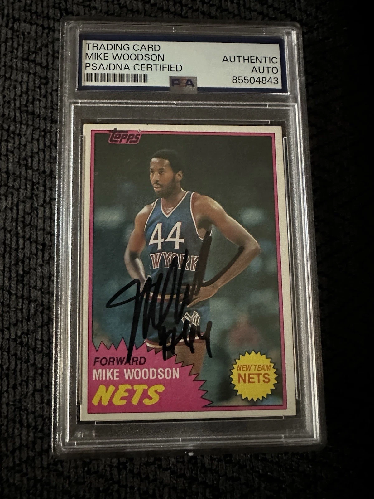 Mike Woodson Signed 1981-1982 Topps Card #89 PSA /DNA Slab COA Rookie RC