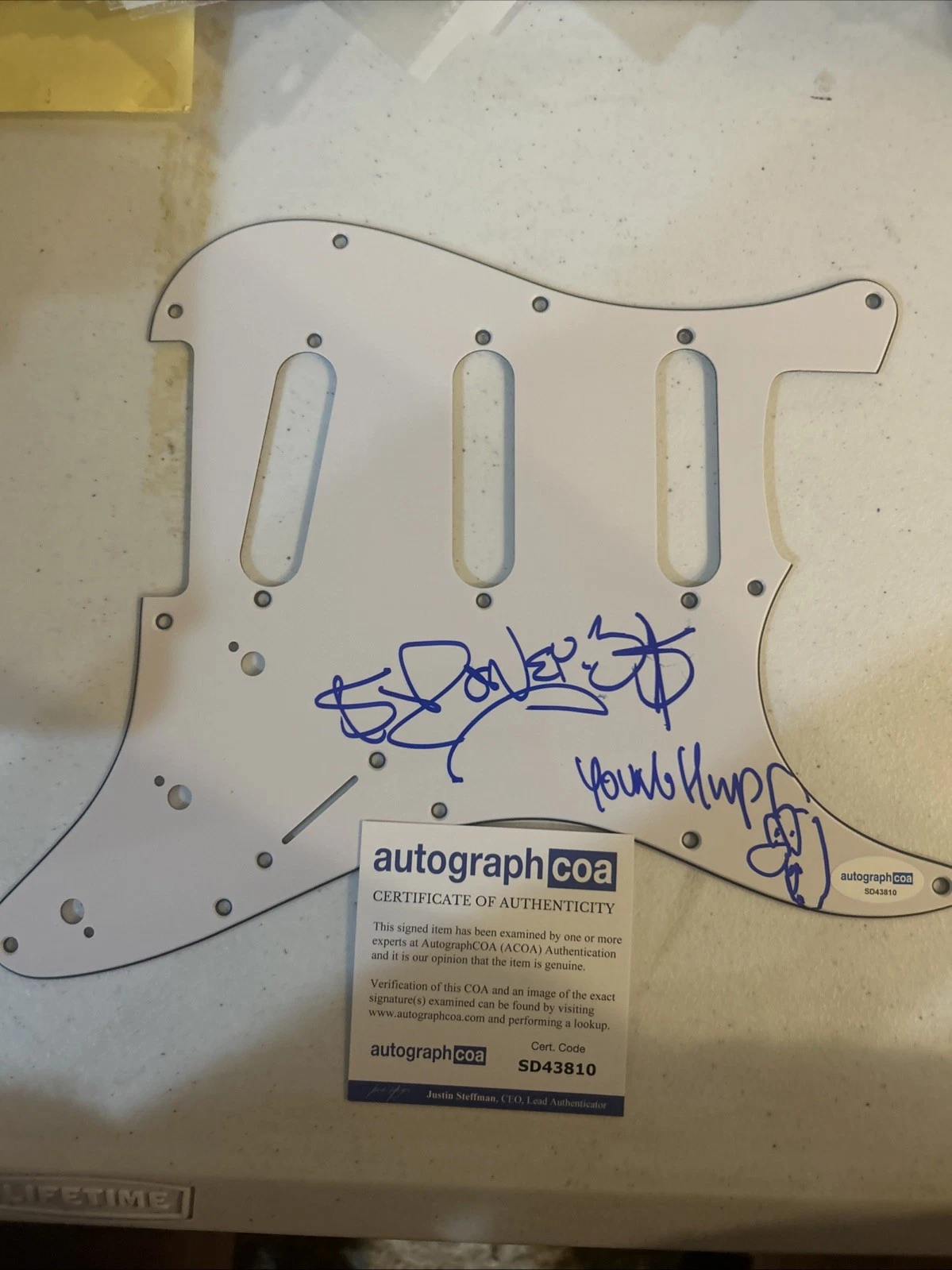 MONEY B DIGITAL UNDERGROUND SIGNED AUTOGRAPH STRAT PICKGUARD ACOA GUITAR