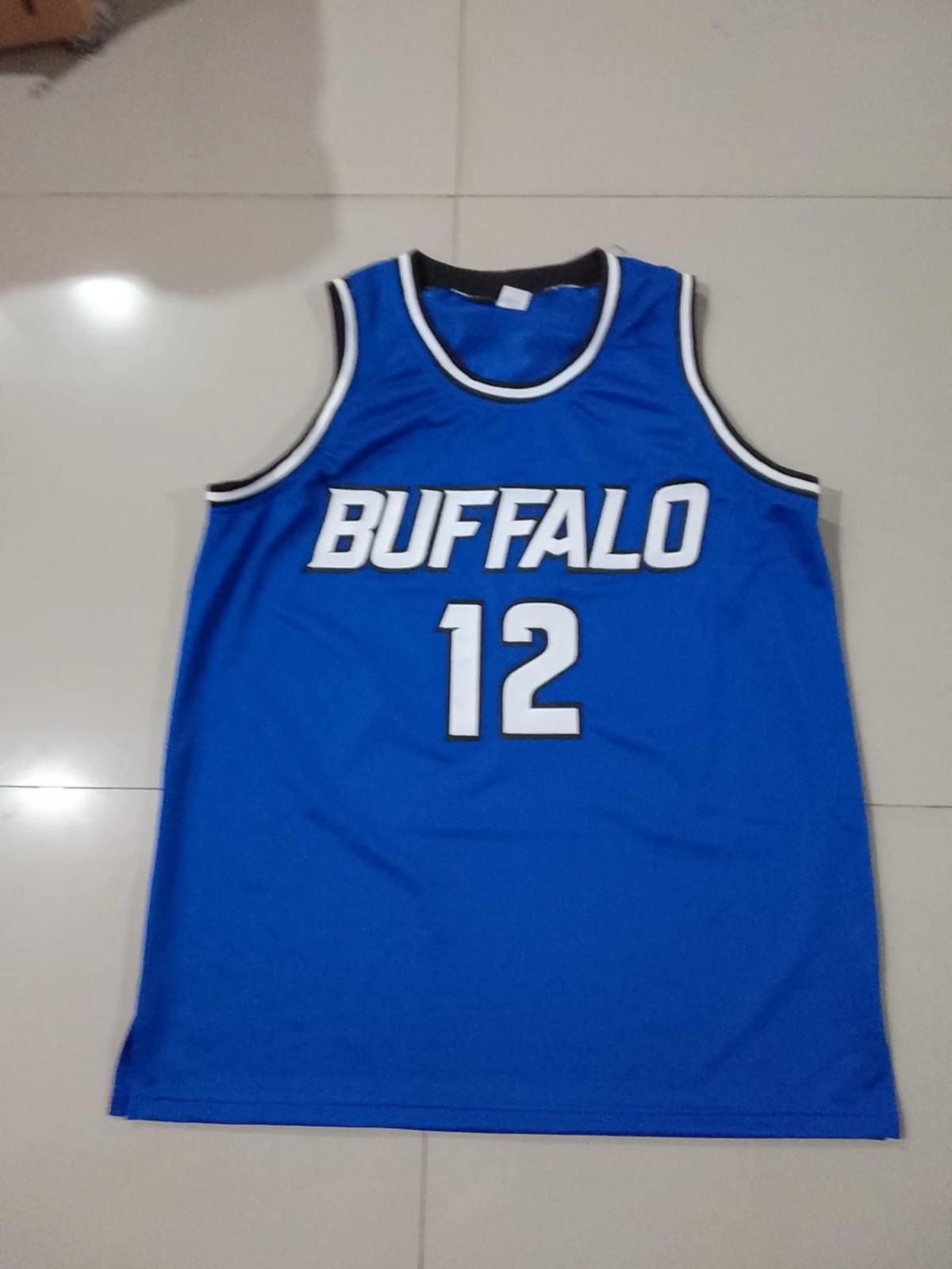 BUFFALO BULLS- JAVON MCCREA SIZE XL BASKETBALL JERSEY NEVER WORN #12 COLLECTIBLE MEMORABILIA