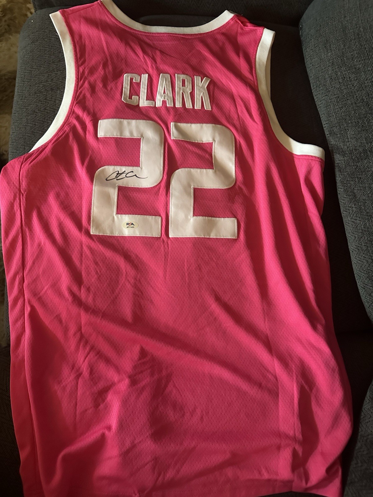 Caitlin Clark SIGNED Pink Iowa Hawkeyes Jersey PSA Authenticated XL Indjana