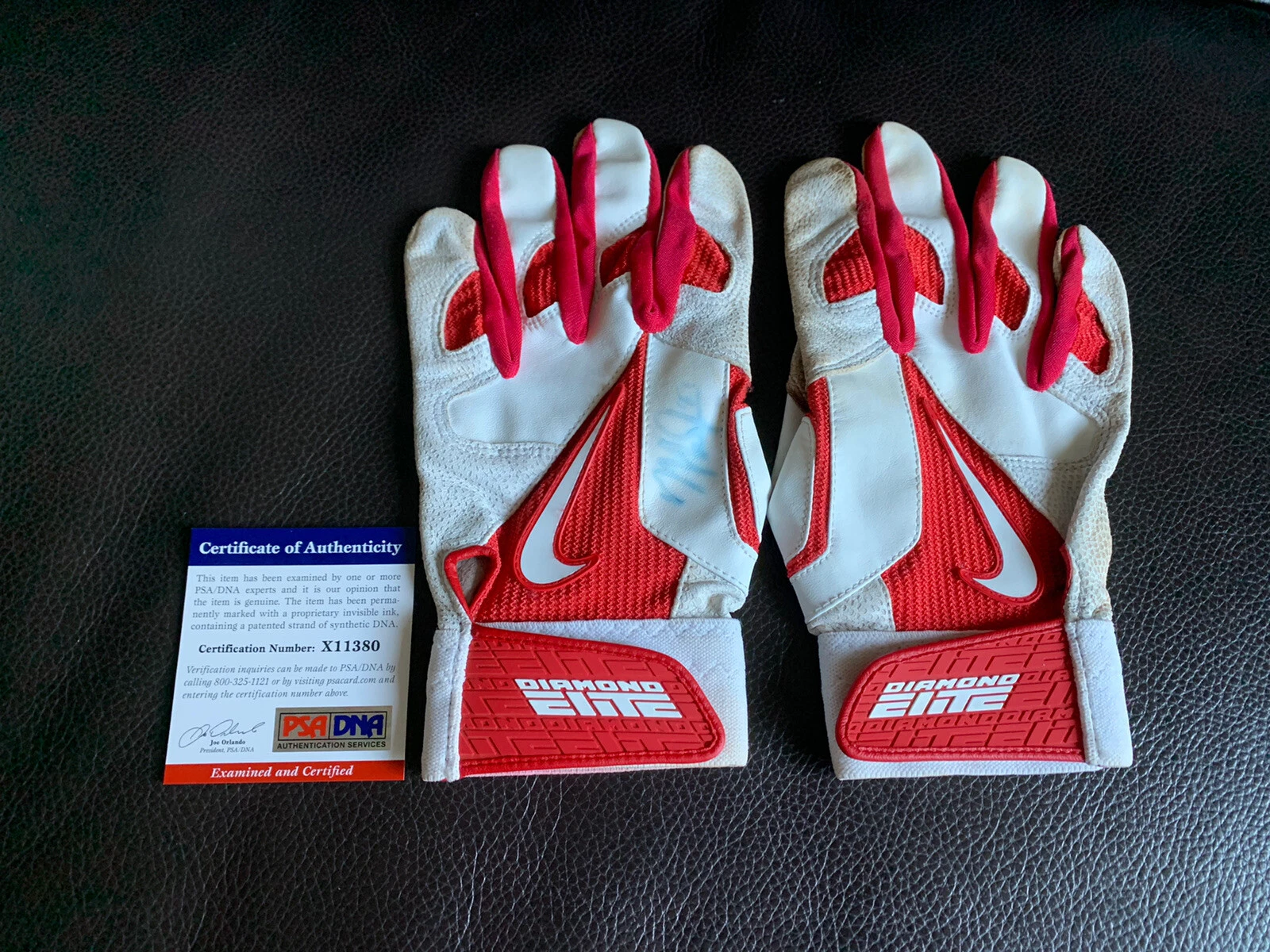 Mike Trout SIGNED (1) + GAME USED Batting Gloves Psa/Dna Coa PROOF LA Angels Mvp