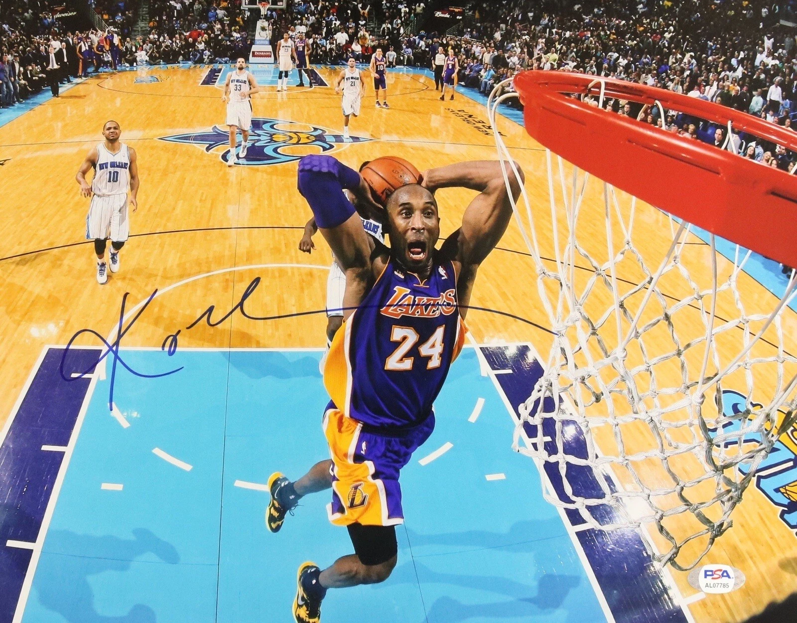 Kobe Bryant Signed Autographed 11x14 Photo Psa/Dna LOA Los Angeles Lakers