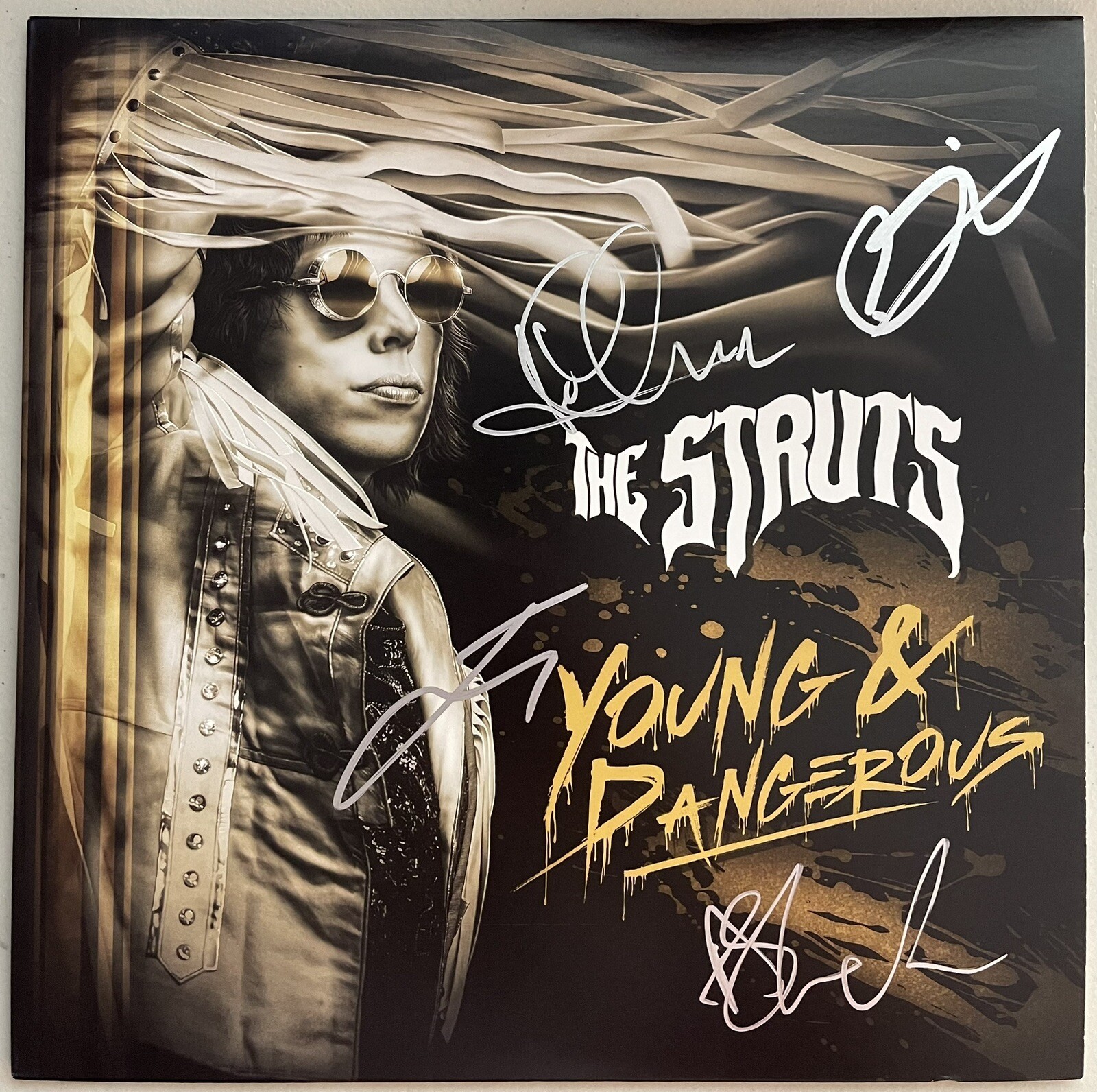The Struts Band Signed Autographed Young & Dangerous Vinyl JSA COA Luke +3