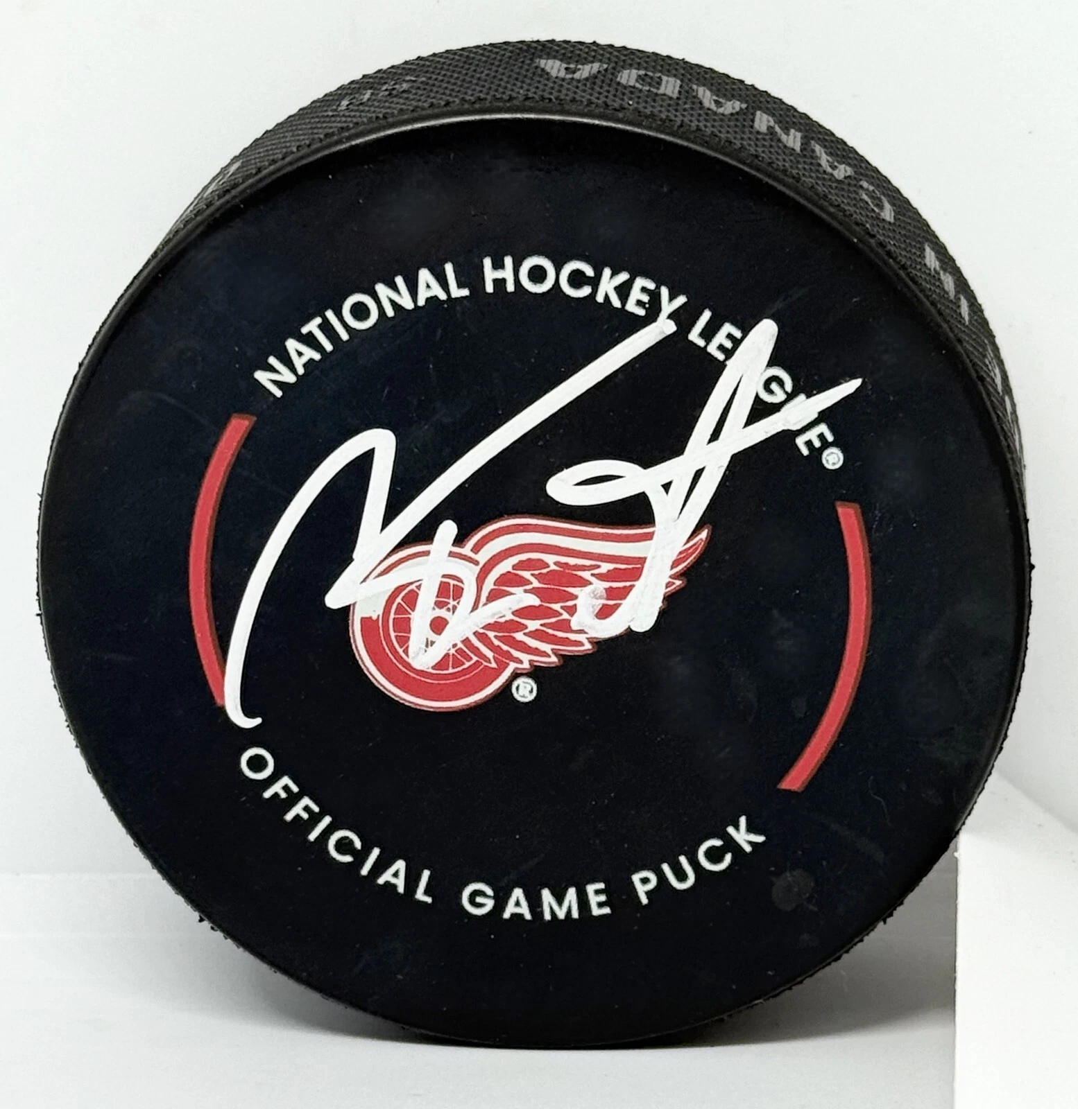 Cam Talbot signed Detroit Red Wings Official Game Puck autographed Beckett COA