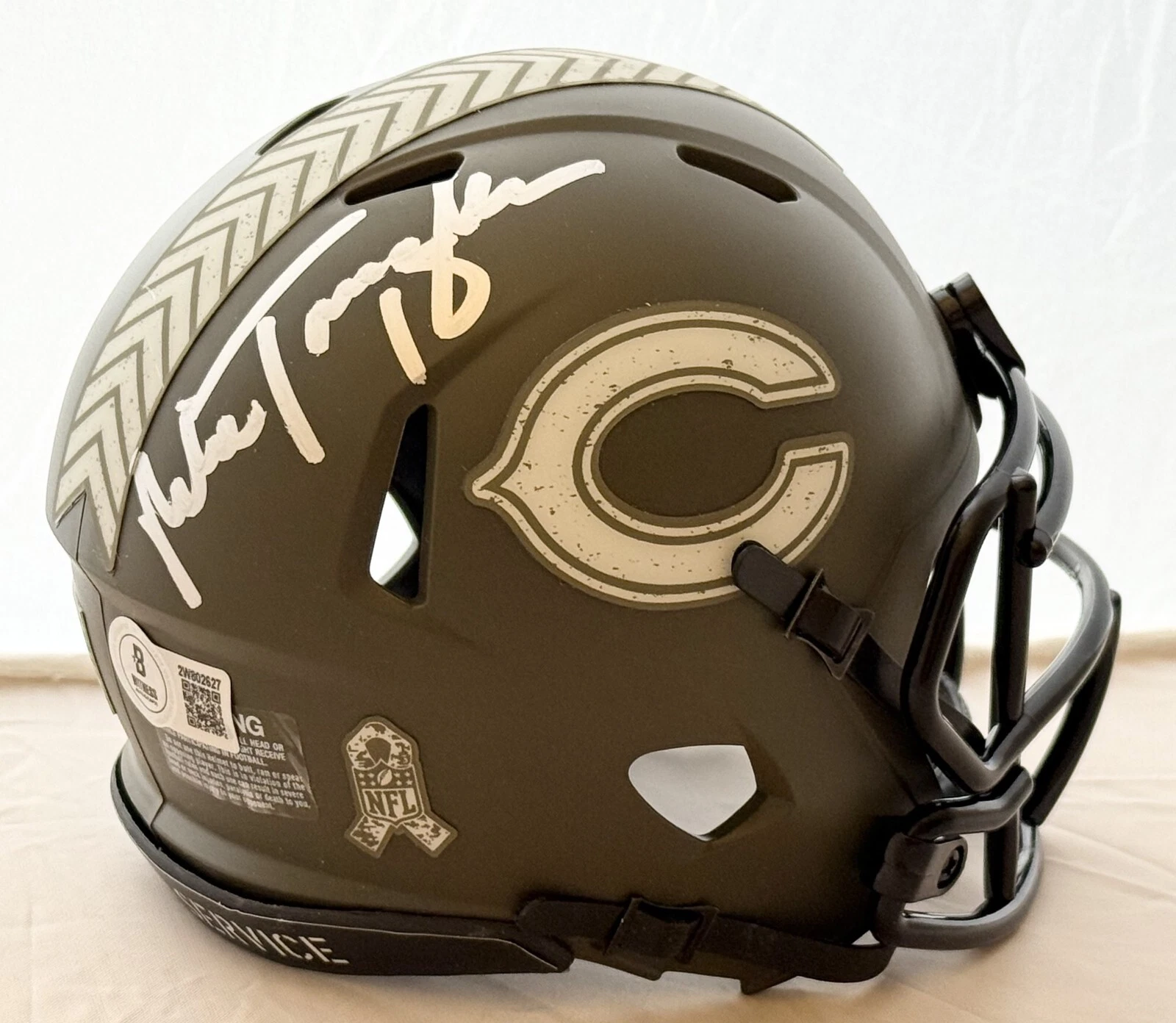 Mike Tomczak signed Chicago Bears Salute To Service mini helmet Beckett Witness
