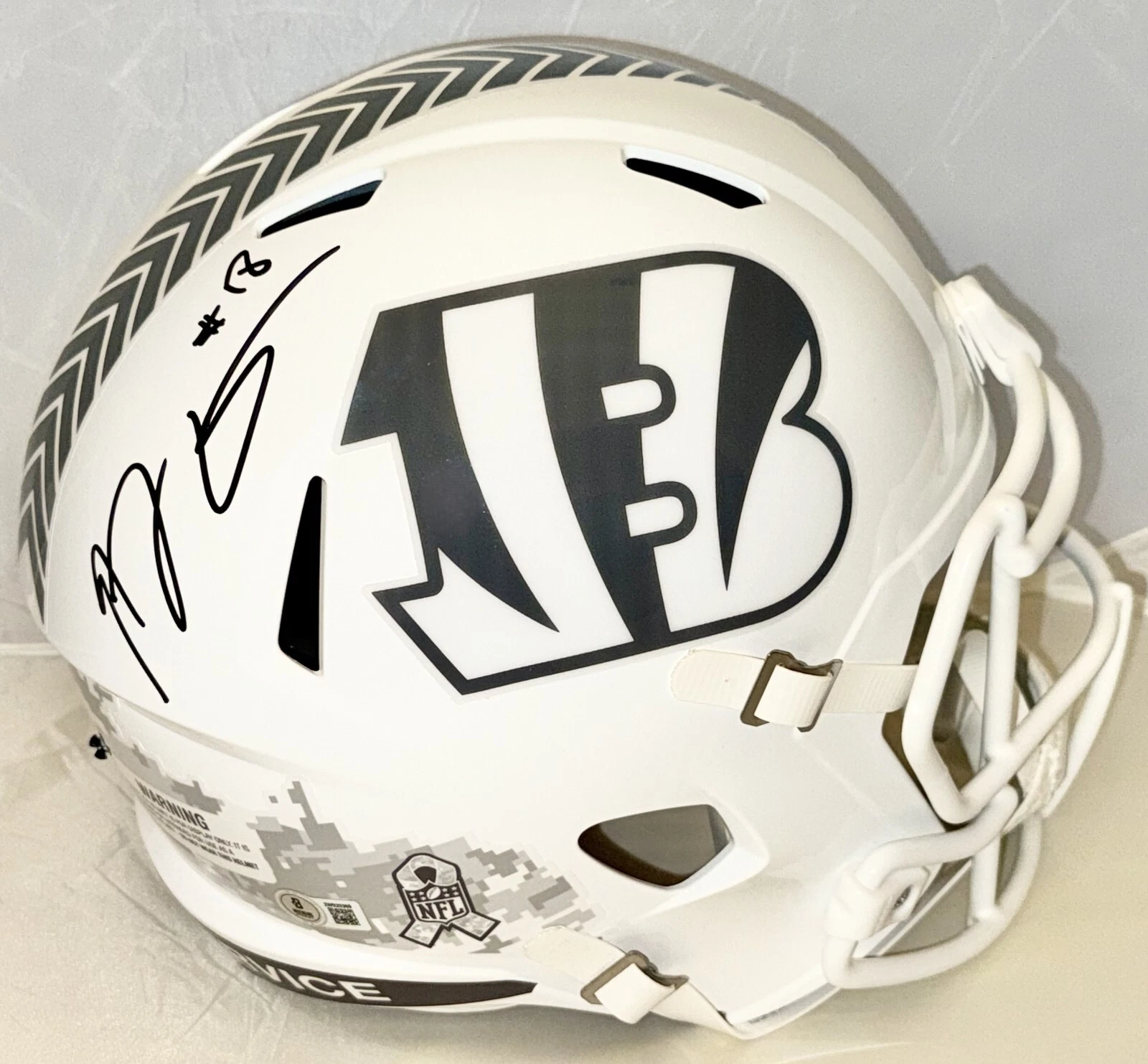 A. J. Green signed Cincinnati Bengals Salute Service Full Size Helmet Beckett