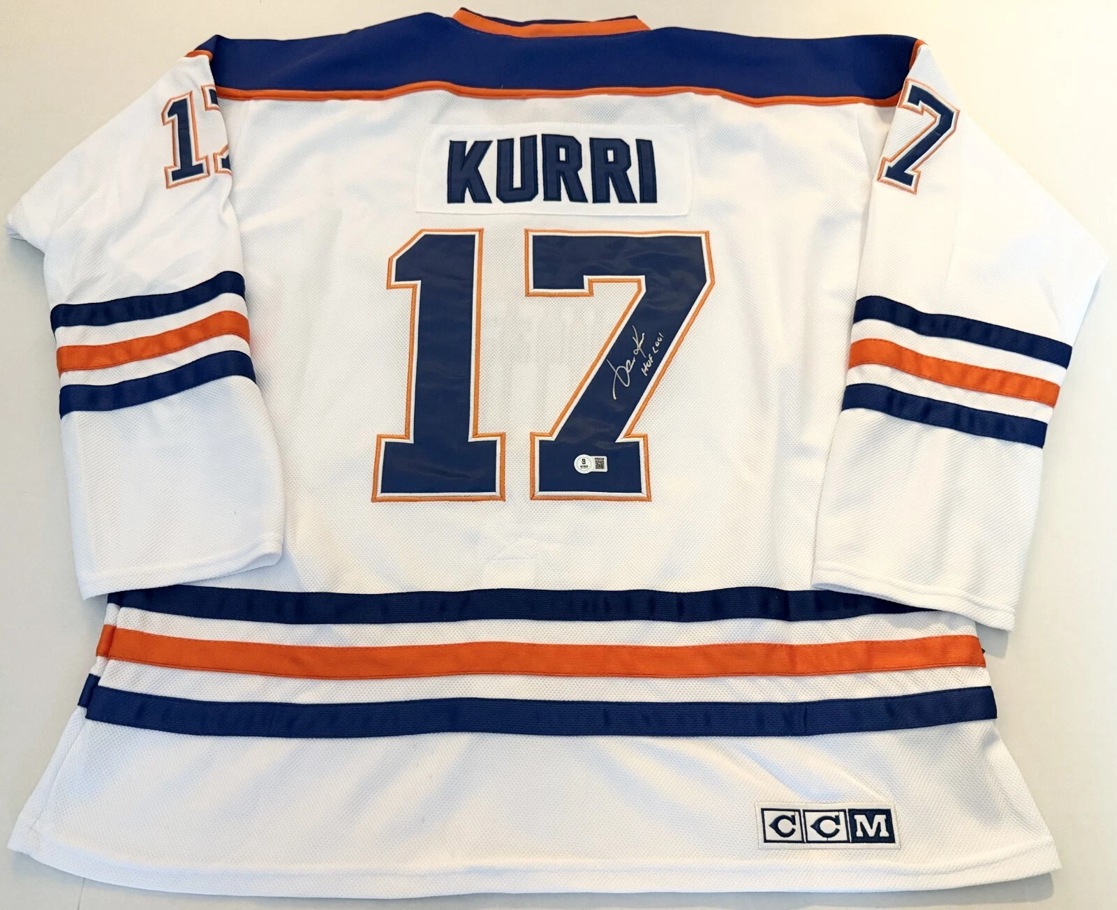 Jari Kurri signed Edmonton Oilers jersey W/ HOF Inscription Beckett Witnessed