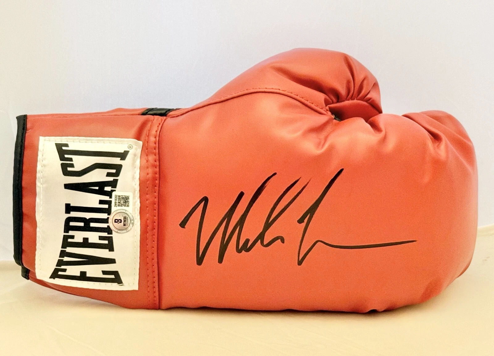Mike Tyson signed Everlast Boxing Glove autographed Beckett Witnessed