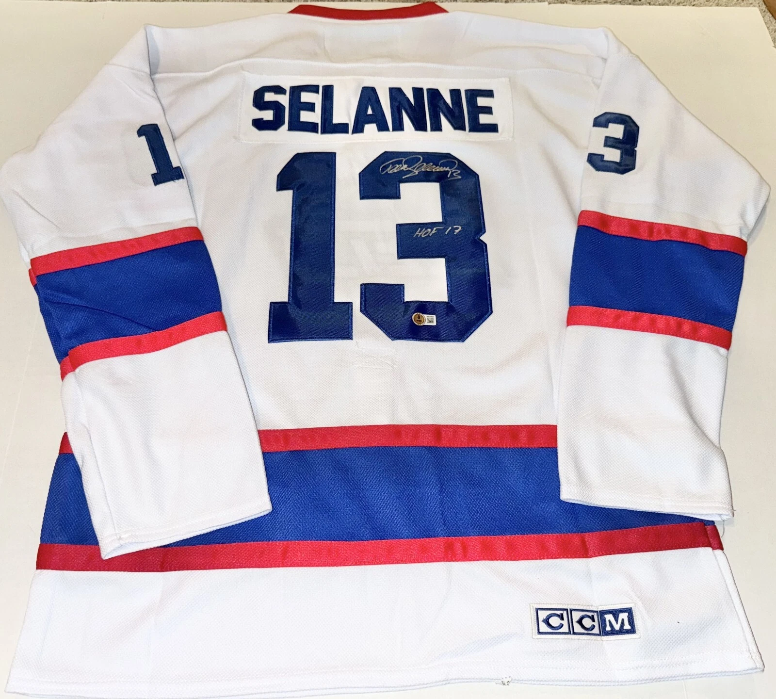 Teemu Selanne signed Winnipeg Jets jersey W/ HOF Inscription Beckett Witnessed